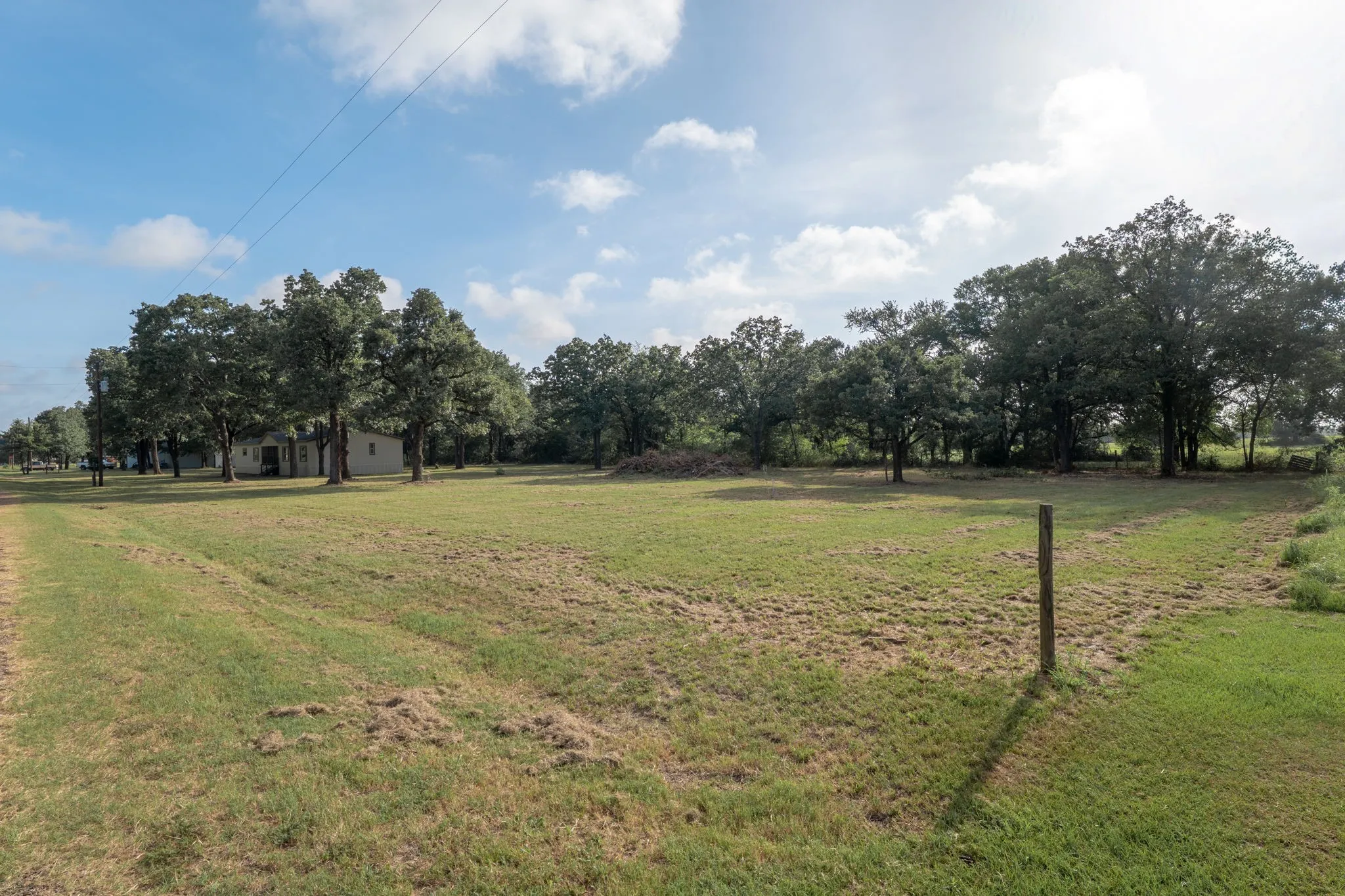 Mobile Home For Sale in Freestone County , 151 Private Road 958, Kirvin, Texas 75859, 4 Bedroom, 3 Bathroom, Garage spaces, 2,432 Sqft, built in 2007, mls#21346503, Real Estate Agent in Kirvin, Homes For Sale in Freestone county, Homes For Sale in Kirvin, Realtor in Kirvin Texas, Real Estate Brokerage Independent Realty Texas, Luminita Cordes Realtor