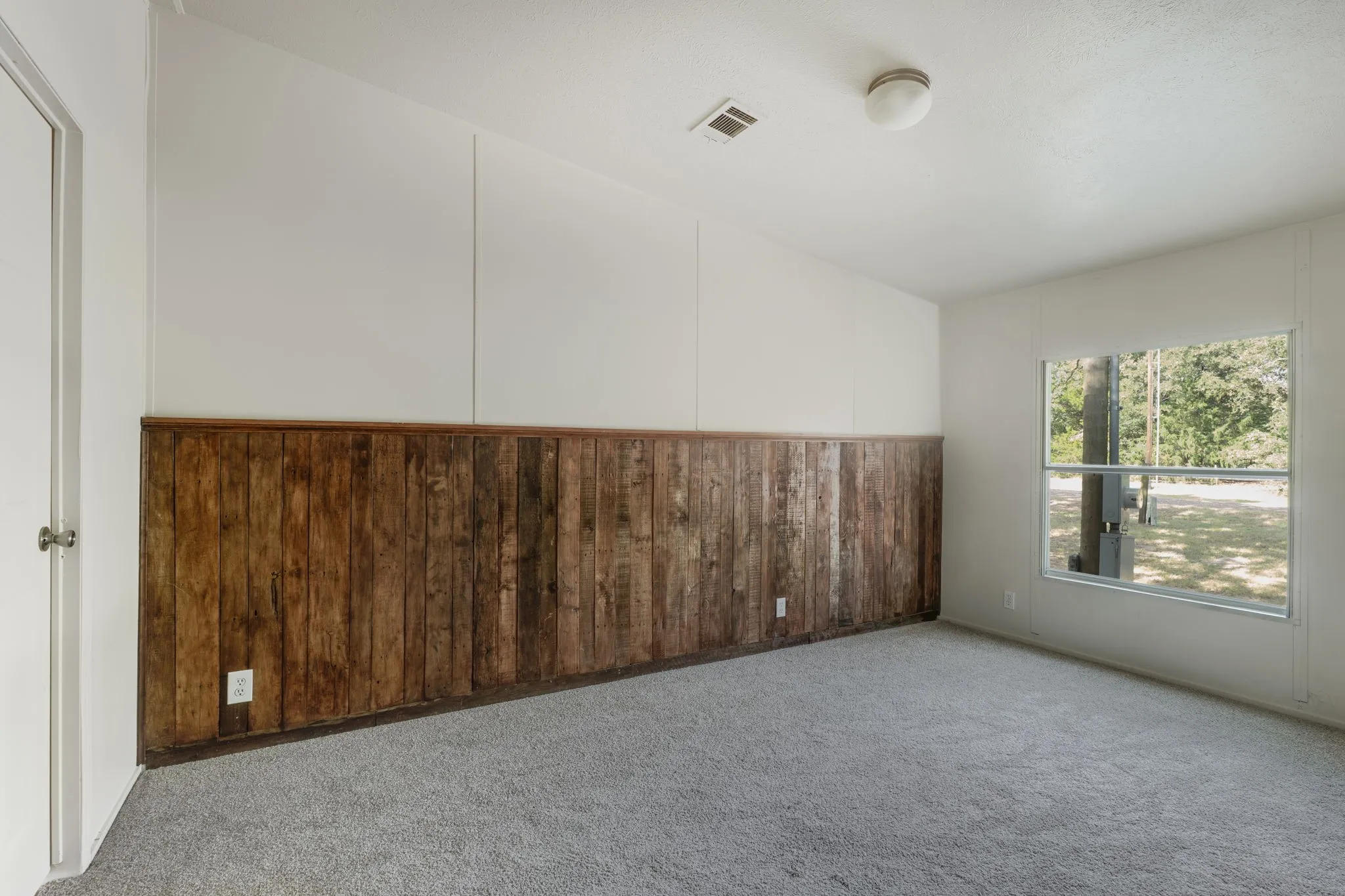 Mobile Home For Sale in Freestone County , 151 Private Road 958, Kirvin, Texas 75859, 4 Bedroom, 3 Bathroom, Garage spaces, 2,432 Sqft, built in 2007, mls#21346503, Real Estate Agent in Kirvin, Homes For Sale in Freestone county, Homes For Sale in Kirvin, Realtor in Kirvin Texas, Real Estate Brokerage Independent Realty Texas, Luminita Cordes Realtor