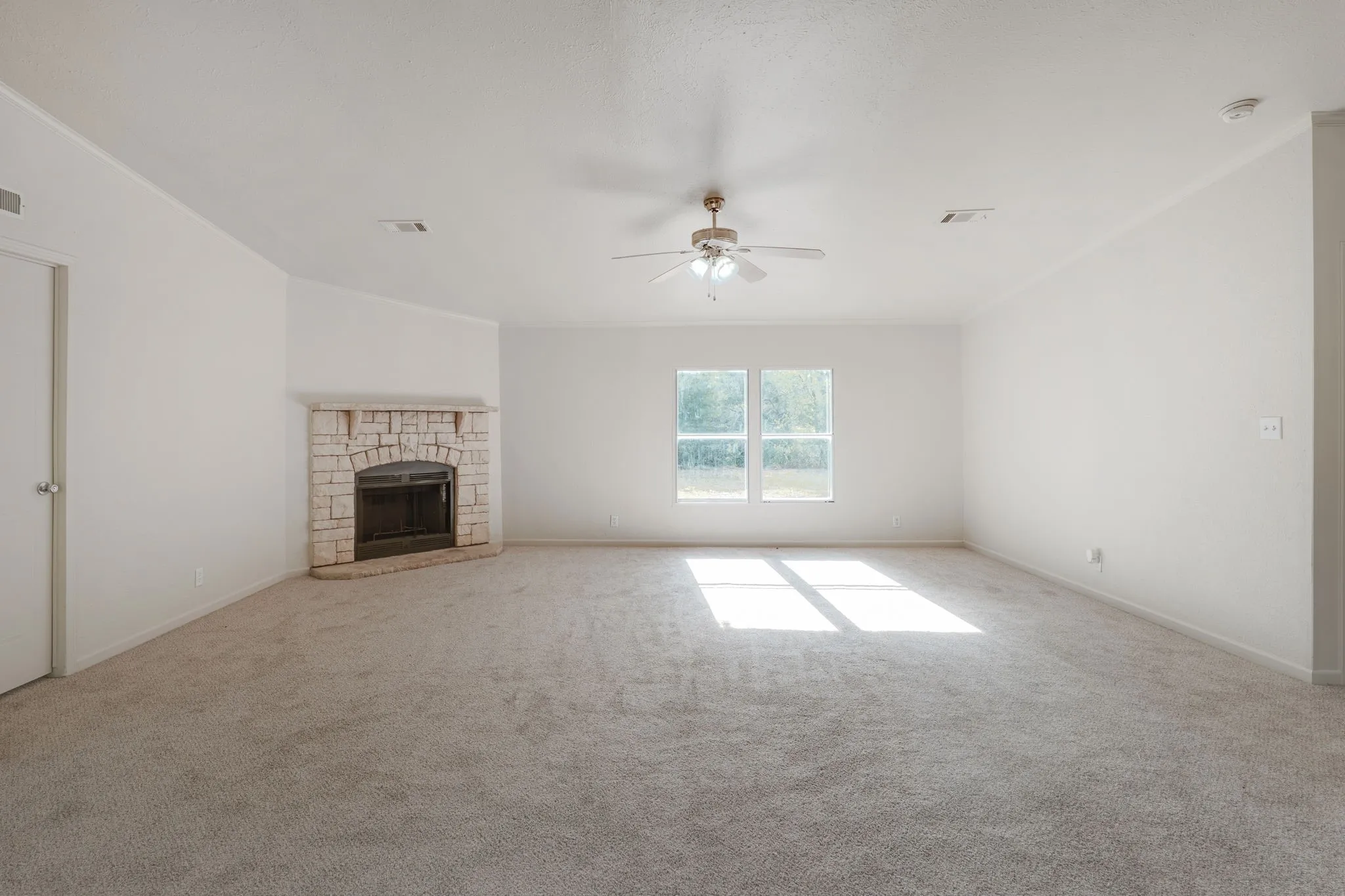 Mobile Home For Sale in Freestone County , 151 Private Road 958, Kirvin, Texas 75859, 4 Bedroom, 3 Bathroom, Garage spaces, 2,432 Sqft, built in 2007, mls#21346503, Real Estate Agent in Kirvin, Homes For Sale in Freestone county, Homes For Sale in Kirvin, Realtor in Kirvin Texas, Real Estate Brokerage Independent Realty Texas, Luminita Cordes Realtor