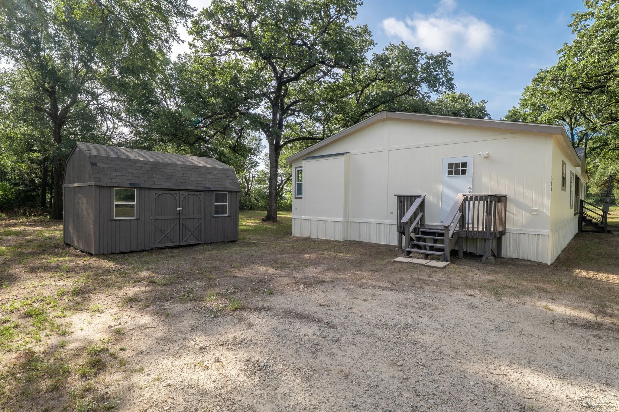 Mobile Home For Sale in Freestone County , 151 Private Road 958, Kirvin, Texas 75859, 4 Bedroom, 3 Bathroom, Garage spaces, 2,432 Sqft, built in 2007, mls#21346503, Real Estate Agent in Kirvin, Homes For Sale in Freestone county, Homes For Sale in Kirvin, Realtor in Kirvin Texas, Real Estate Brokerage Independent Realty Texas, Luminita Cordes Realtor
