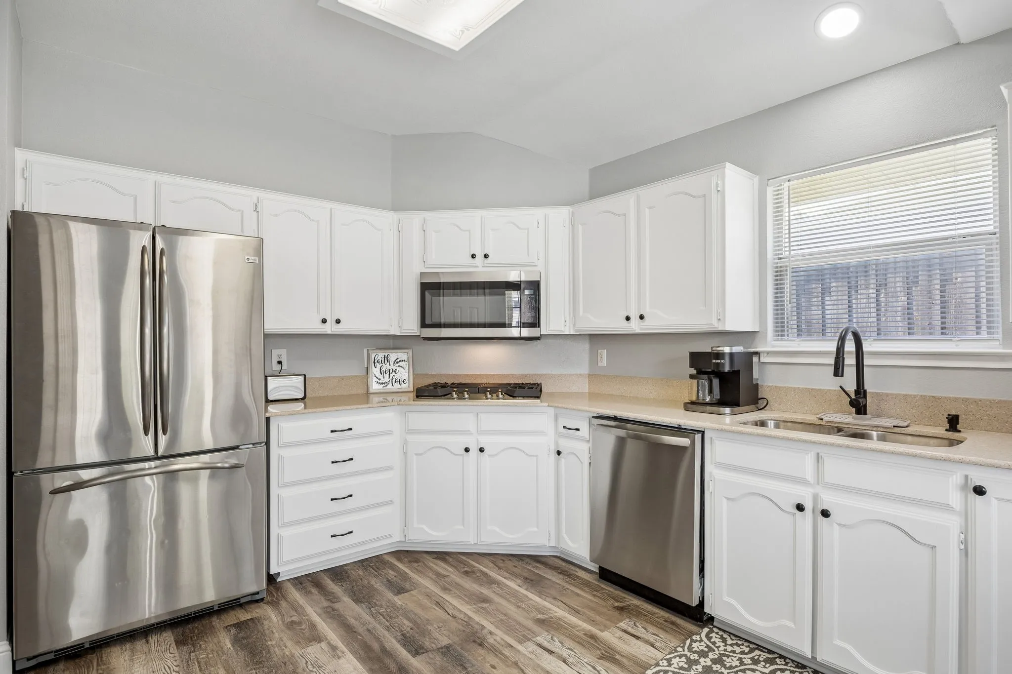Single Family Residence For Sale in Dallas County , 8510 Hartford Drive, Rowlett, Texas 75089, 5 Bedroom, 3 Bathroom, 2 Garage spaces, 2,227 Sqft, built in 1994, mls#21347052, Real Estate Agent in Rowlett, Homes For Sale in Dallas county, Homes For Sale in Rowlett, Realtor in Rowlett Texas, Real Estate Brokerage Independent Realty Texas, Luminita Cordes Realtor
