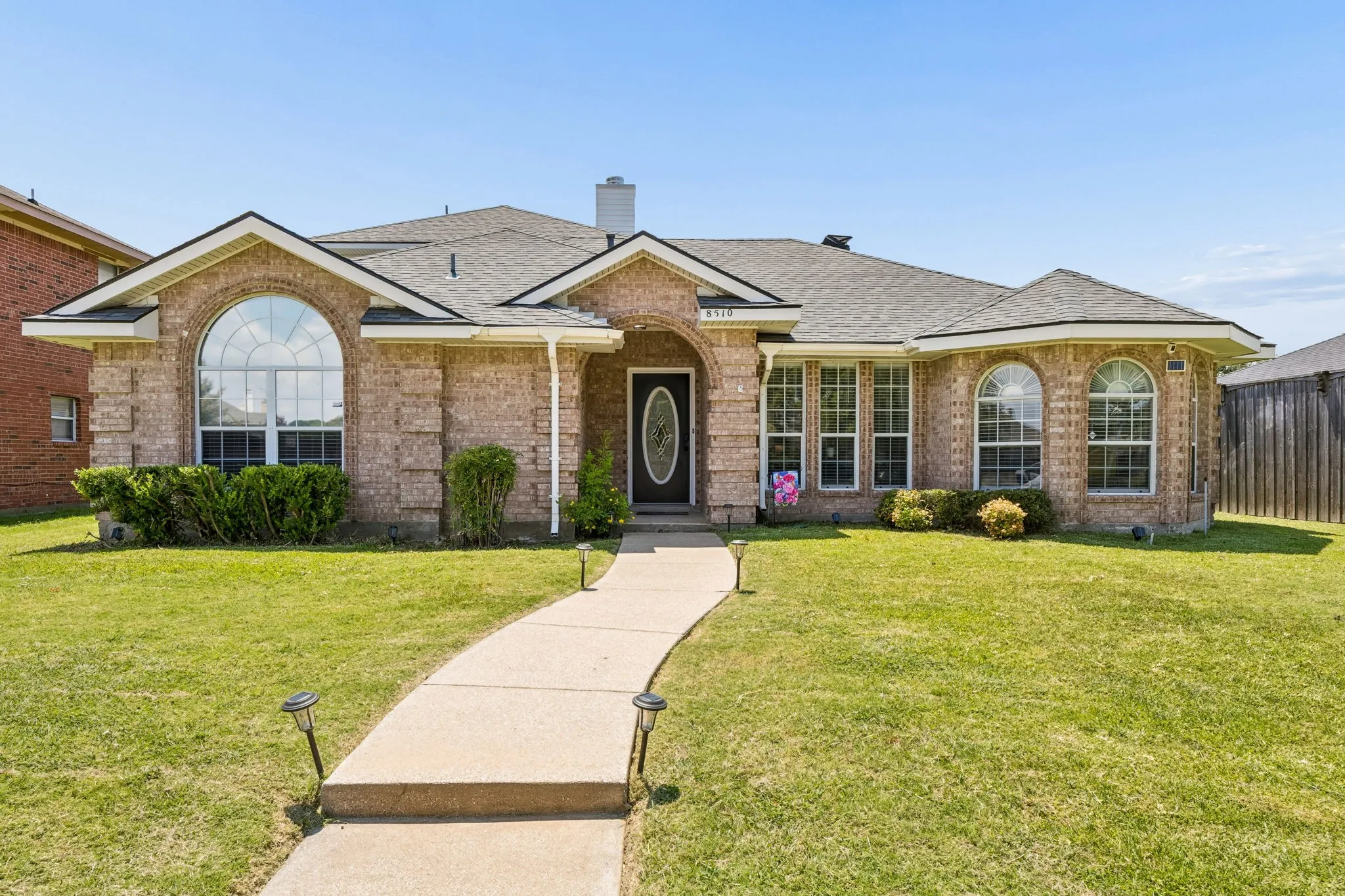 Single Family Residence For Sale in Dallas County , 8510 Hartford Drive, Rowlett, Texas 75089, 5 Bedroom, 3 Bathroom, 2 Garage spaces, 2,227 Sqft, built in 1994, mls#21347052, Real Estate Agent in Rowlett, Homes For Sale in Dallas county, Homes For Sale in Rowlett, Realtor in Rowlett Texas, Real Estate Brokerage Independent Realty Texas, Luminita Cordes Realtor