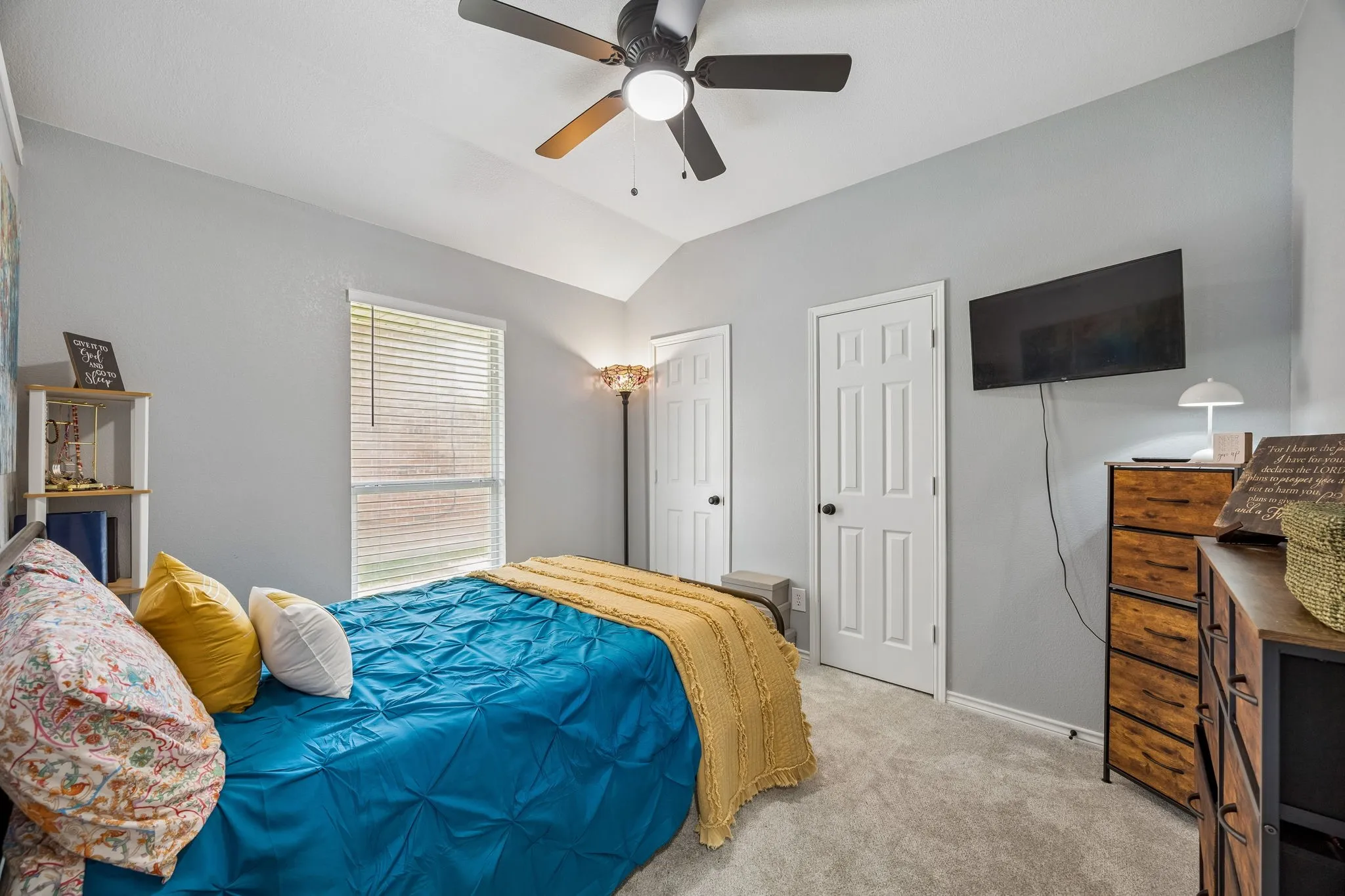 Single Family Residence For Sale in Dallas County , 8510 Hartford Drive, Rowlett, Texas 75089, 5 Bedroom, 3 Bathroom, 2 Garage spaces, 2,227 Sqft, built in 1994, mls#21347052, Real Estate Agent in Rowlett, Homes For Sale in Dallas county, Homes For Sale in Rowlett, Realtor in Rowlett Texas, Real Estate Brokerage Independent Realty Texas, Luminita Cordes Realtor