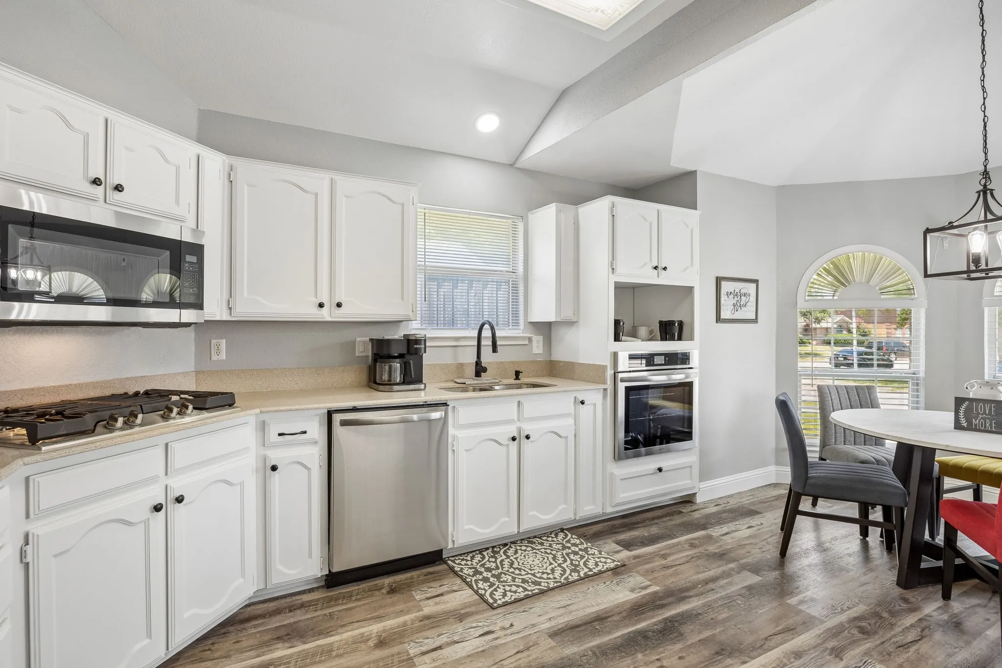 Single Family Residence For Sale in Dallas County , 8510 Hartford Drive, Rowlett, Texas 75089, 5 Bedroom, 3 Bathroom, 2 Garage spaces, 2,227 Sqft, built in 1994, mls#21347052, Real Estate Agent in Rowlett, Homes For Sale in Dallas county, Homes For Sale in Rowlett, Realtor in Rowlett Texas, Real Estate Brokerage Independent Realty Texas, Luminita Cordes Realtor