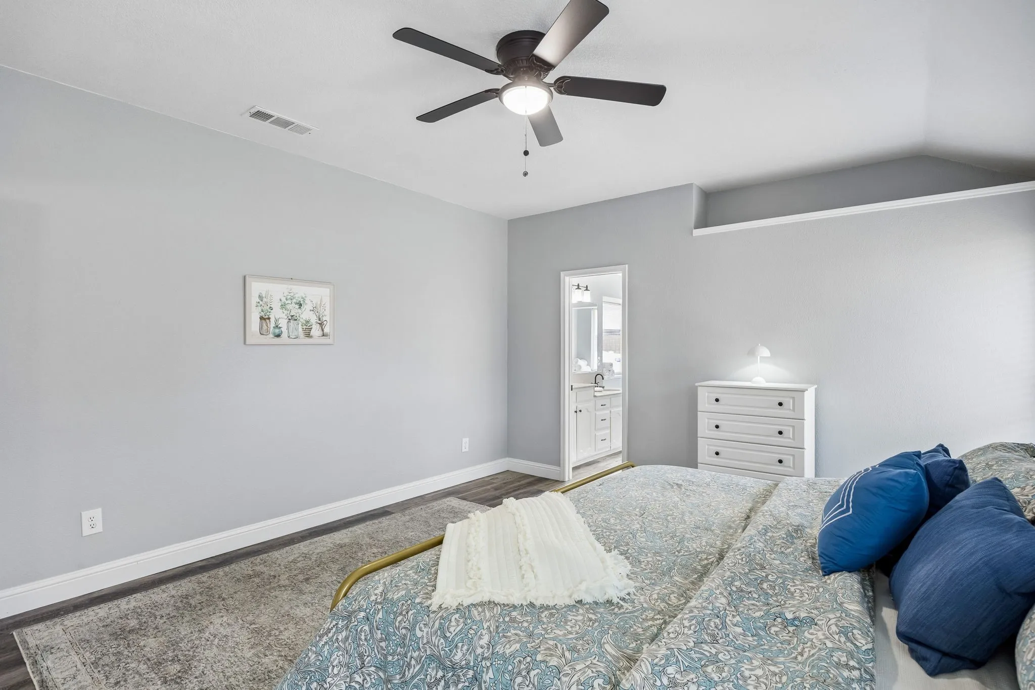 Single Family Residence For Sale in Dallas County , 8510 Hartford Drive, Rowlett, Texas 75089, 5 Bedroom, 3 Bathroom, 2 Garage spaces, 2,227 Sqft, built in 1994, mls#21347052, Real Estate Agent in Rowlett, Homes For Sale in Dallas county, Homes For Sale in Rowlett, Realtor in Rowlett Texas, Real Estate Brokerage Independent Realty Texas, Luminita Cordes Realtor