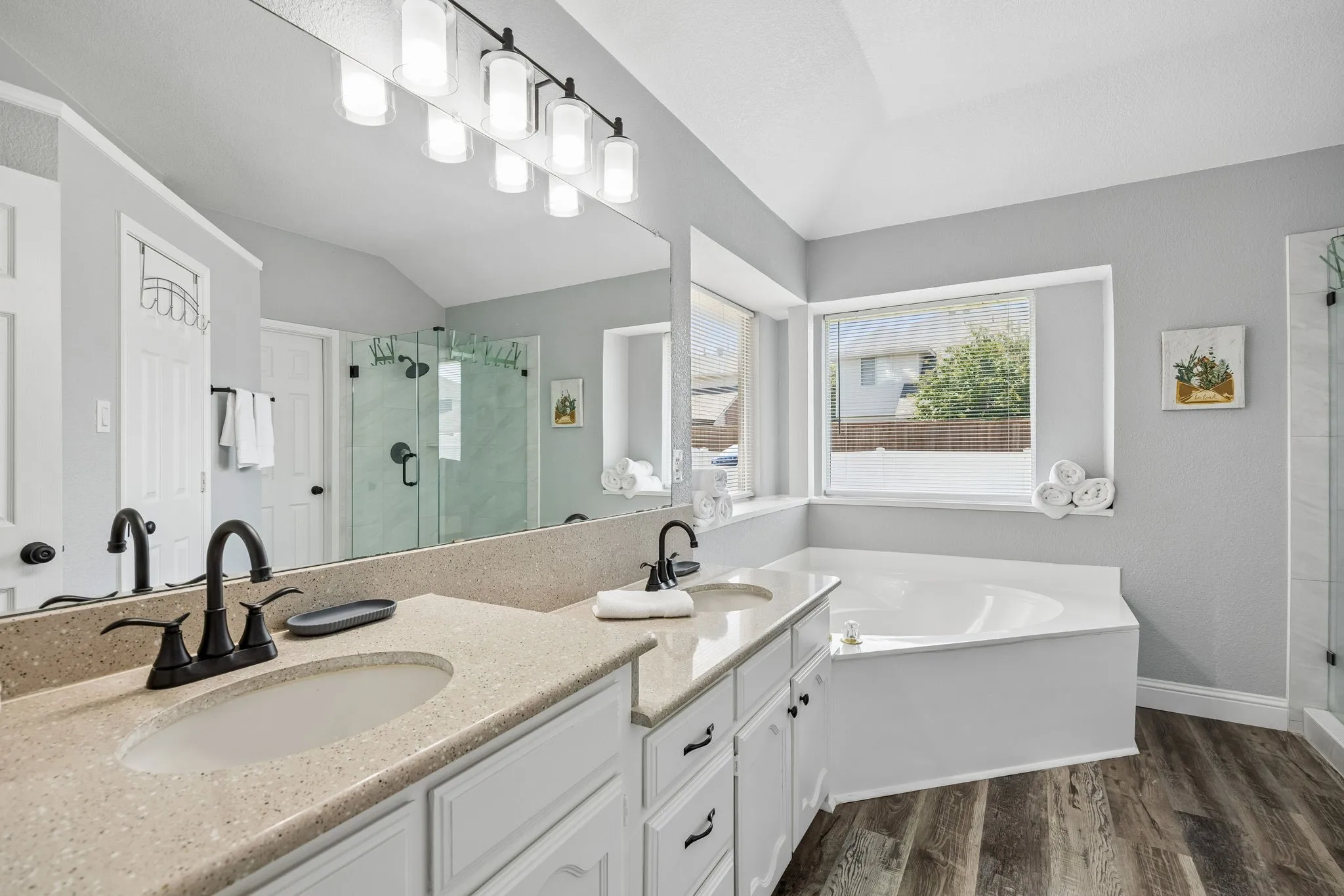 Single Family Residence For Sale in Dallas County , 8510 Hartford Drive, Rowlett, Texas 75089, 5 Bedroom, 3 Bathroom, 2 Garage spaces, 2,227 Sqft, built in 1994, mls#21347052, Real Estate Agent in Rowlett, Homes For Sale in Dallas county, Homes For Sale in Rowlett, Realtor in Rowlett Texas, Real Estate Brokerage Independent Realty Texas, Luminita Cordes Realtor