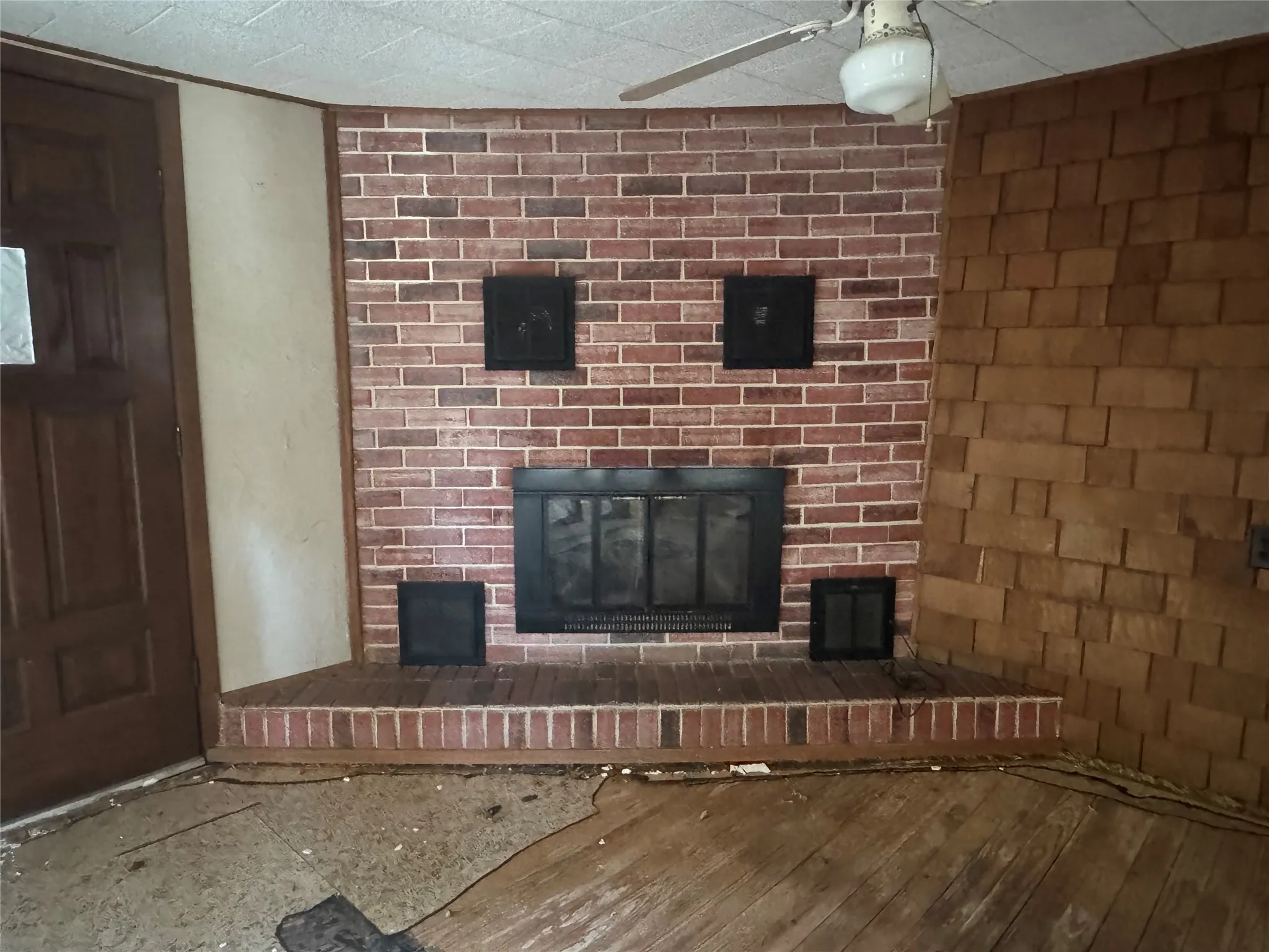 Single Family Residence For Sale in Haskell County , 301 S Ave G, Haskell, Texas 79521, 3 Bedrooms, 2 Bathrooms, Garage spaces, 2,628 Sqft, built in 1930, Price $57,000, mls#21347133, Real Estate Agent in Haskell, Homes For Sale in Haskell county, Homes For Sale in Haskell, Realtor in Haskell Texas, Real Estate Brokerage Independent Realty Texas, Luminita Cordes Realtor