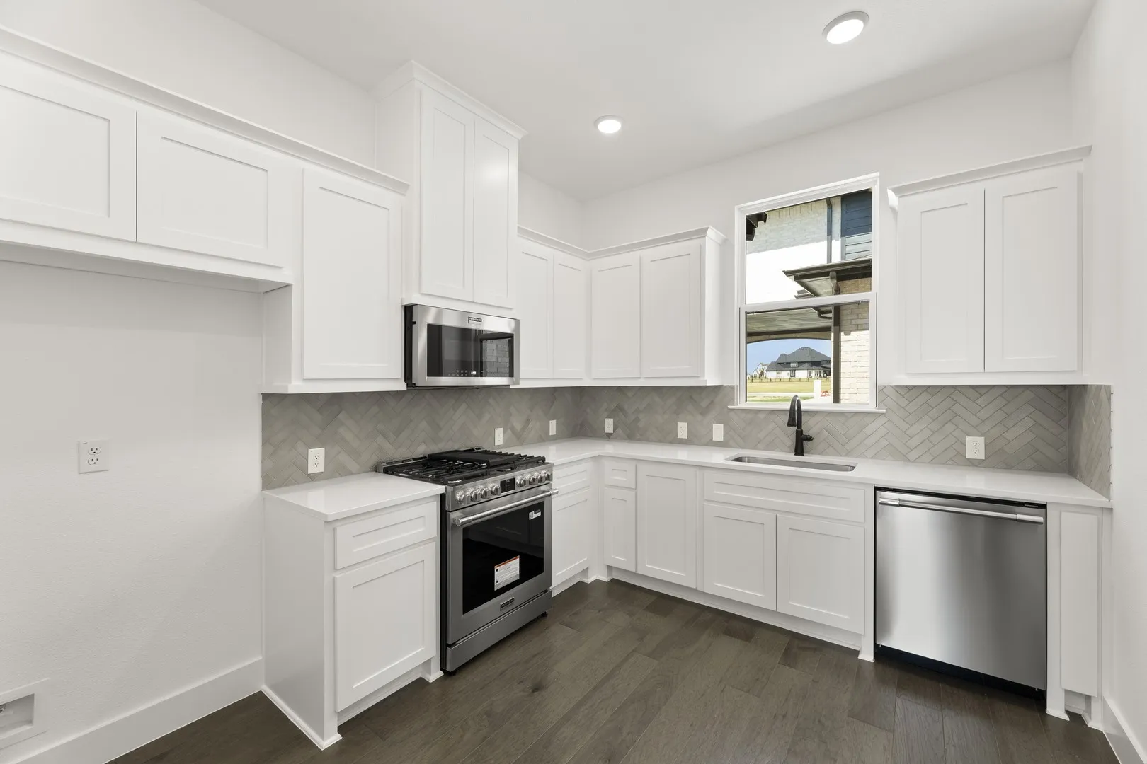 15. 5098 Ivy Bridge - Kitchen (4)