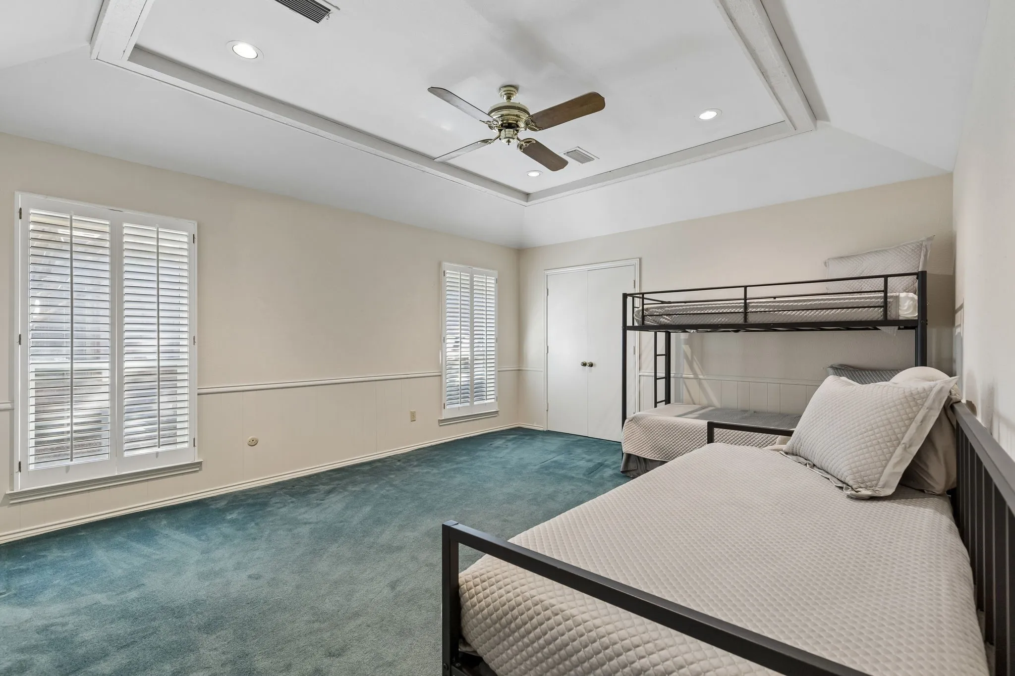 Single Family Residence For Sale in Dallas County , 7118 Winedale Drive, Dallas, Texas 75231, 4 Bedroom, 3 Bathroom, 2 Garage spaces, 2,887 Sqft, built in 1976, mls#21345713, Real Estate Agent in Dallas, Homes For Sale in Dallas county, Homes For Sale in Dallas, Realtor in Dallas Texas, Real Estate Brokerage Independent Realty Texas, Luminita Cordes Realtor