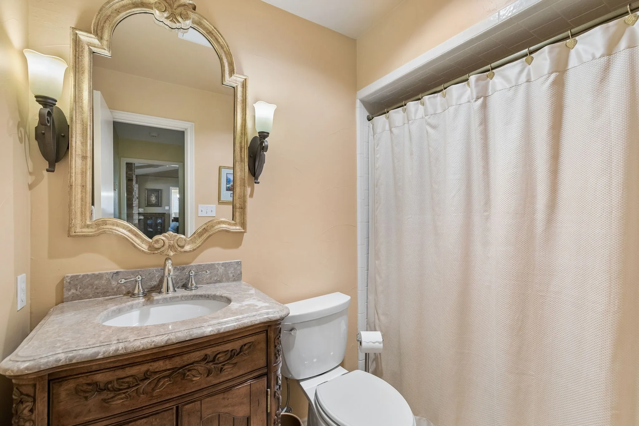 Single Family Residence For Sale in Dallas County , 7118 Winedale Drive, Dallas, Texas 75231, 4 Bedroom, 3 Bathroom, 2 Garage spaces, 2,887 Sqft, built in 1976, mls#21345713, Real Estate Agent in Dallas, Homes For Sale in Dallas county, Homes For Sale in Dallas, Realtor in Dallas Texas, Real Estate Brokerage Independent Realty Texas, Luminita Cordes Realtor