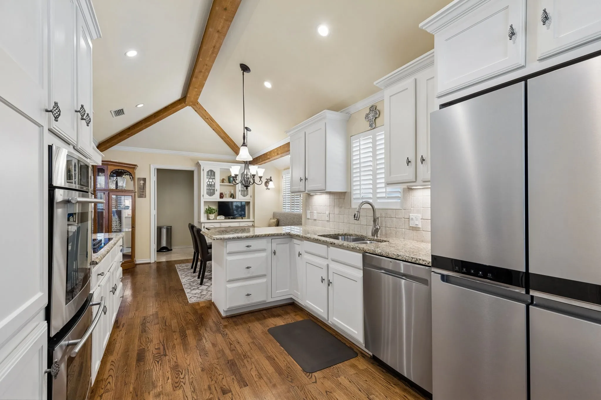 Single Family Residence For Sale in Dallas County , 7118 Winedale Drive, Dallas, Texas 75231, 4 Bedroom, 3 Bathroom, 2 Garage spaces, 2,887 Sqft, built in 1976, mls#21345713, Real Estate Agent in Dallas, Homes For Sale in Dallas county, Homes For Sale in Dallas, Realtor in Dallas Texas, Real Estate Brokerage Independent Realty Texas, Luminita Cordes Realtor