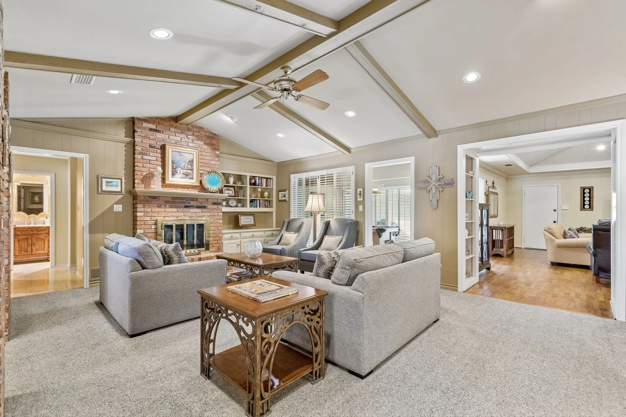 Single Family Residence For Sale in Dallas County , 7118 Winedale Drive, Dallas, Texas 75231, 4 Bedroom, 3 Bathroom, 2 Garage spaces, 2,887 Sqft, built in 1976, mls#21345713, Real Estate Agent in Dallas, Homes For Sale in Dallas county, Homes For Sale in Dallas, Realtor in Dallas Texas, Real Estate Brokerage Independent Realty Texas, Luminita Cordes Realtor