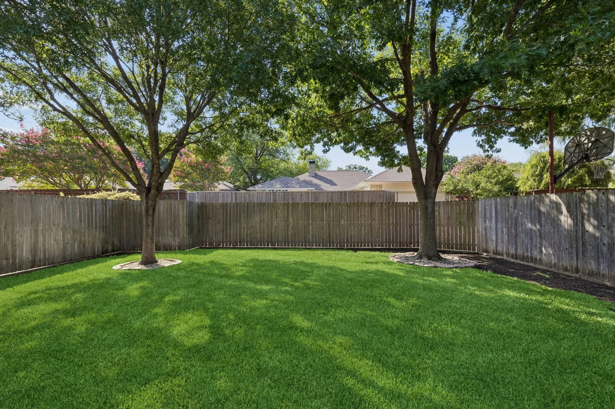 Single Family Residence For Sale in Dallas County , 7118 Winedale Drive, Dallas, Texas 75231, 4 Bedroom, 3 Bathroom, 2 Garage spaces, 2,887 Sqft, built in 1976, mls#21345713, Real Estate Agent in Dallas, Homes For Sale in Dallas county, Homes For Sale in Dallas, Realtor in Dallas Texas, Real Estate Brokerage Independent Realty Texas, Luminita Cordes Realtor