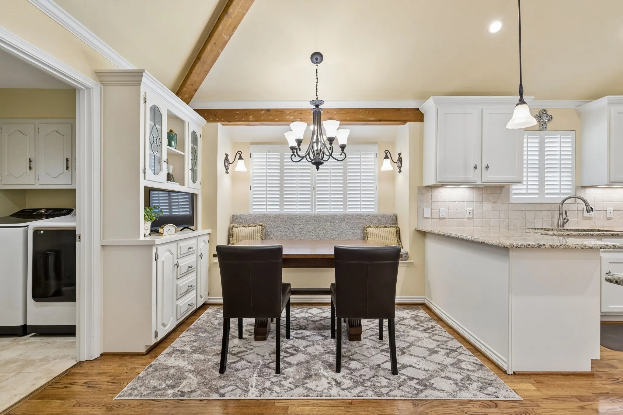 Single Family Residence For Sale in Dallas County , 7118 Winedale Drive, Dallas, Texas 75231, 4 Bedroom, 3 Bathroom, 2 Garage spaces, 2,887 Sqft, built in 1976, mls#21345713, Real Estate Agent in Dallas, Homes For Sale in Dallas county, Homes For Sale in Dallas, Realtor in Dallas Texas, Real Estate Brokerage Independent Realty Texas, Luminita Cordes Realtor
