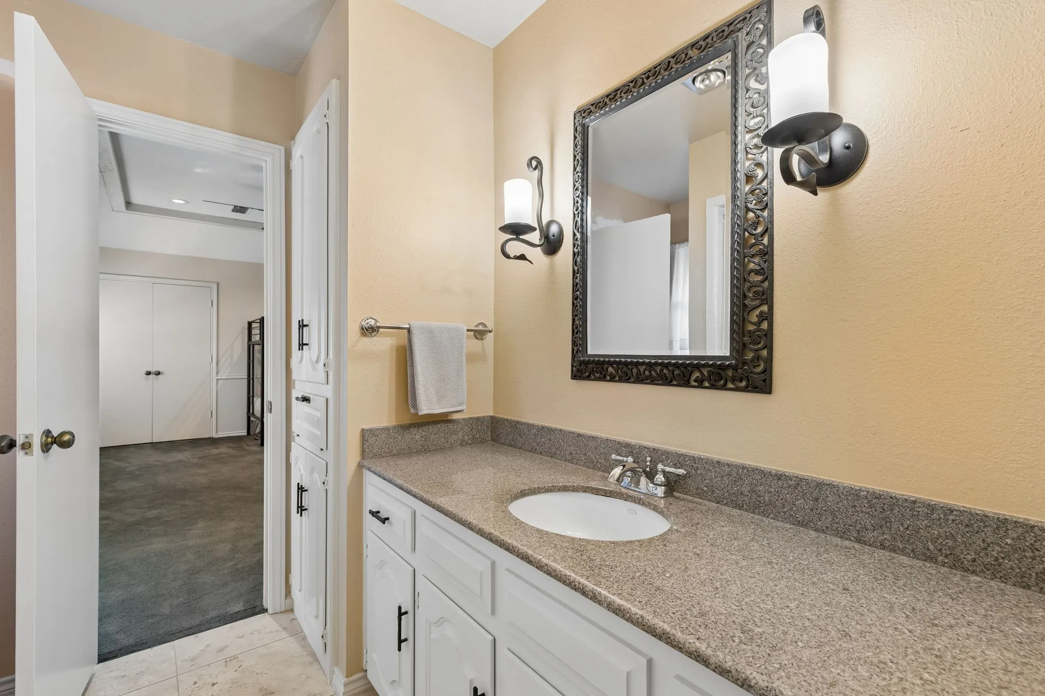 Single Family Residence For Sale in Dallas County , 7118 Winedale Drive, Dallas, Texas 75231, 4 Bedroom, 3 Bathroom, 2 Garage spaces, 2,887 Sqft, built in 1976, mls#21345713, Real Estate Agent in Dallas, Homes For Sale in Dallas county, Homes For Sale in Dallas, Realtor in Dallas Texas, Real Estate Brokerage Independent Realty Texas, Luminita Cordes Realtor
