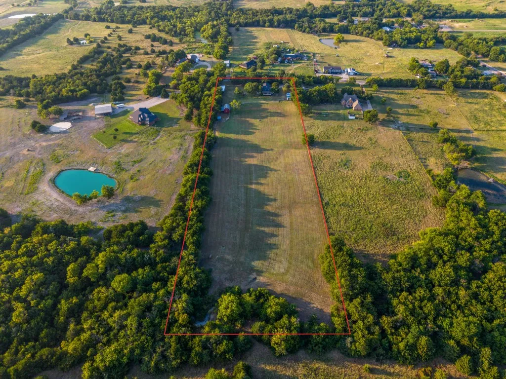 Farm For Sale in Collin County , 11689 County Road 586, Royse City, Texas 75189, 3 Bedroom, 2 Bathroom, Garage spaces, 1,474 Sqft, built in 1986, mls#21341872, Real Estate Agent in Royse City, Homes For Sale in Collin county, Homes For Sale in Royse City, Realtor in Royse City Texas, Real Estate Brokerage Independent Realty Texas, Luminita Cordes Realtor