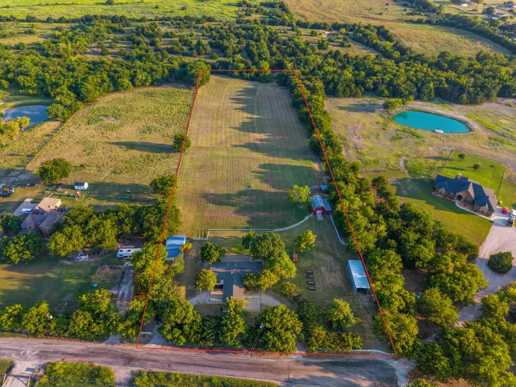 Farm For Sale in Collin County , 11689 County Road 586, Royse City, Texas 75189, 3 Bedroom, 2 Bathroom, Garage spaces, 1,474 Sqft, built in 1986, mls#21341872, Real Estate Agent in Royse City, Homes For Sale in Collin county, Homes For Sale in Royse City, Realtor in Royse City Texas, Real Estate Brokerage Independent Realty Texas, Luminita Cordes Realtor