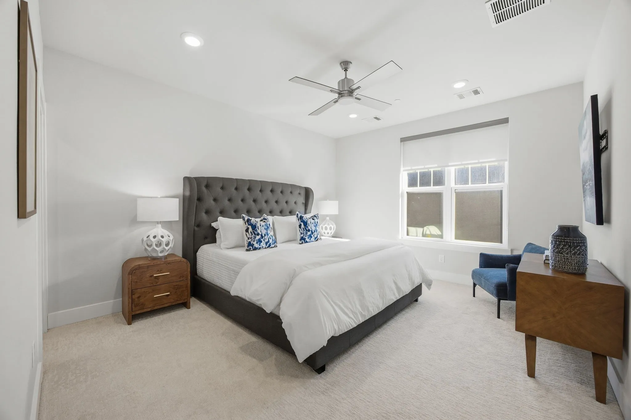 Condominium For Sale in Dallas County , 625 N Tyler Street 402, Dallas, Texas 75208, 2 Bedroom, 3 Bathroom, 2 Garage spaces, 2,163 Sqft, built in 2020, Price $499,000, mls#21345091, Real Estate Agent in Dallas, Homes For Sale in Dallas county, Homes For Sale in Dallas, Realtor in Dallas Texas, Real Estate Brokerage Independent Realty Texas, Luminita Cordes Realtor