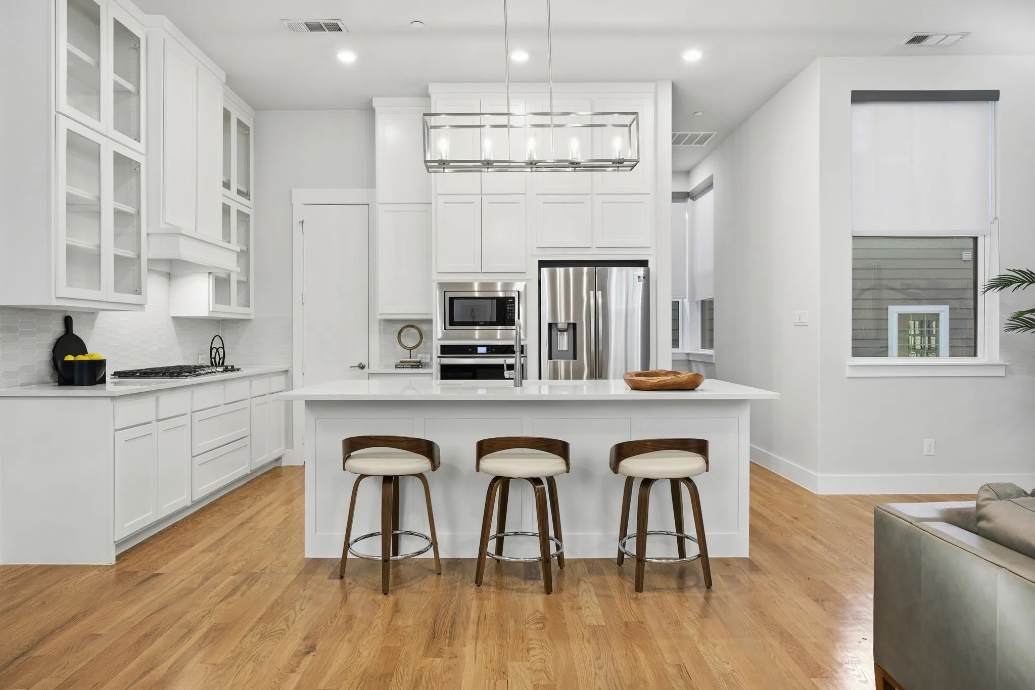Condominium For Sale in Dallas County , 625 N Tyler Street 402, Dallas, Texas 75208, 2 Bedroom, 3 Bathroom, 2 Garage spaces, 2,163 Sqft, built in 2020, Price $499,000, mls#21345091, Real Estate Agent in Dallas, Homes For Sale in Dallas county, Homes For Sale in Dallas, Realtor in Dallas Texas, Real Estate Brokerage Independent Realty Texas, Luminita Cordes Realtor