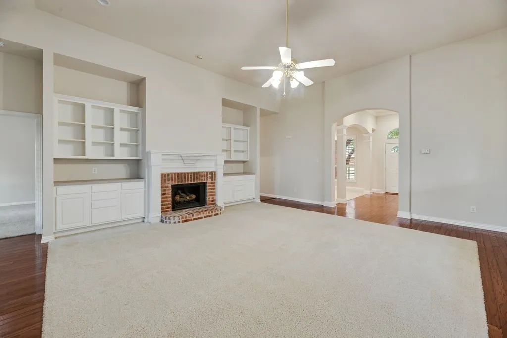 Single Family Residence For Sale in Collin County , 11781 Humberside Drive, Frisco, Texas 75035, 3 Bedroom, 2 Bathroom, 2 Garage spaces, 2,454 Sqft, built in 2000, mls#21324276, Real Estate Agent in Frisco, Homes For Sale in Collin county, Homes For Sale in Frisco, Realtor in Frisco Texas, Real Estate Brokerage Independent Realty Texas, Luminita Cordes Realtor