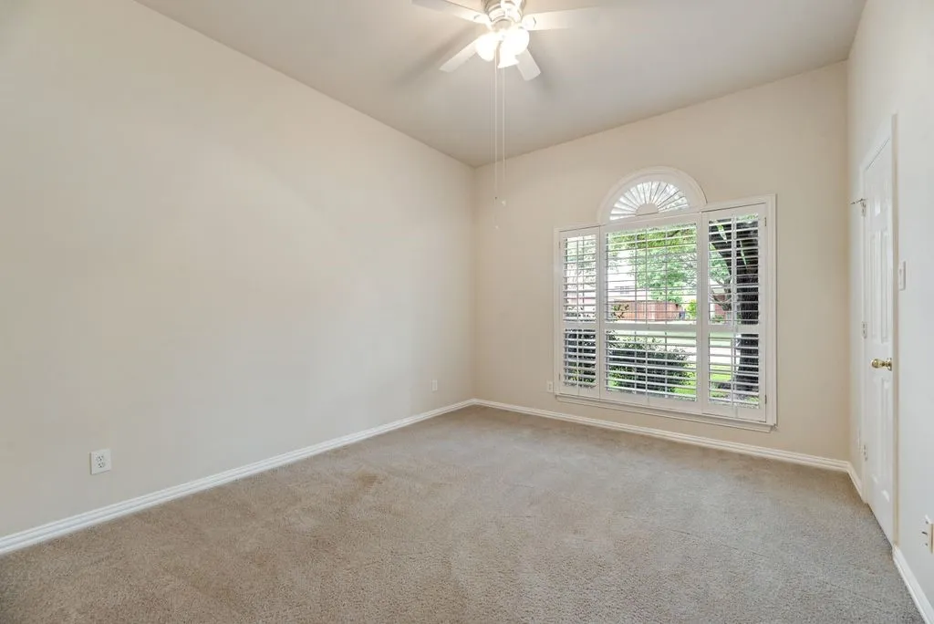 Single Family Residence For Sale in Collin County , 11781 Humberside Drive, Frisco, Texas 75035, 3 Bedroom, 2 Bathroom, 2 Garage spaces, 2,454 Sqft, built in 2000, mls#21324276, Real Estate Agent in Frisco, Homes For Sale in Collin county, Homes For Sale in Frisco, Realtor in Frisco Texas, Real Estate Brokerage Independent Realty Texas, Luminita Cordes Realtor
