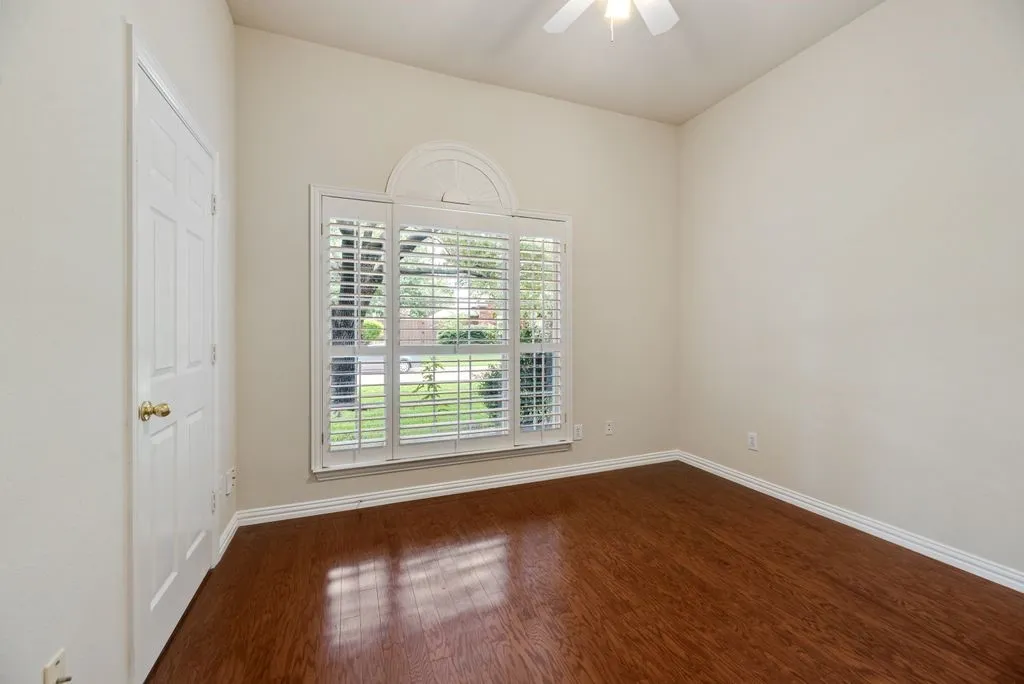 Single Family Residence For Sale in Collin County , 11781 Humberside Drive, Frisco, Texas 75035, 3 Bedroom, 2 Bathroom, 2 Garage spaces, 2,454 Sqft, built in 2000, mls#21324276, Real Estate Agent in Frisco, Homes For Sale in Collin county, Homes For Sale in Frisco, Realtor in Frisco Texas, Real Estate Brokerage Independent Realty Texas, Luminita Cordes Realtor