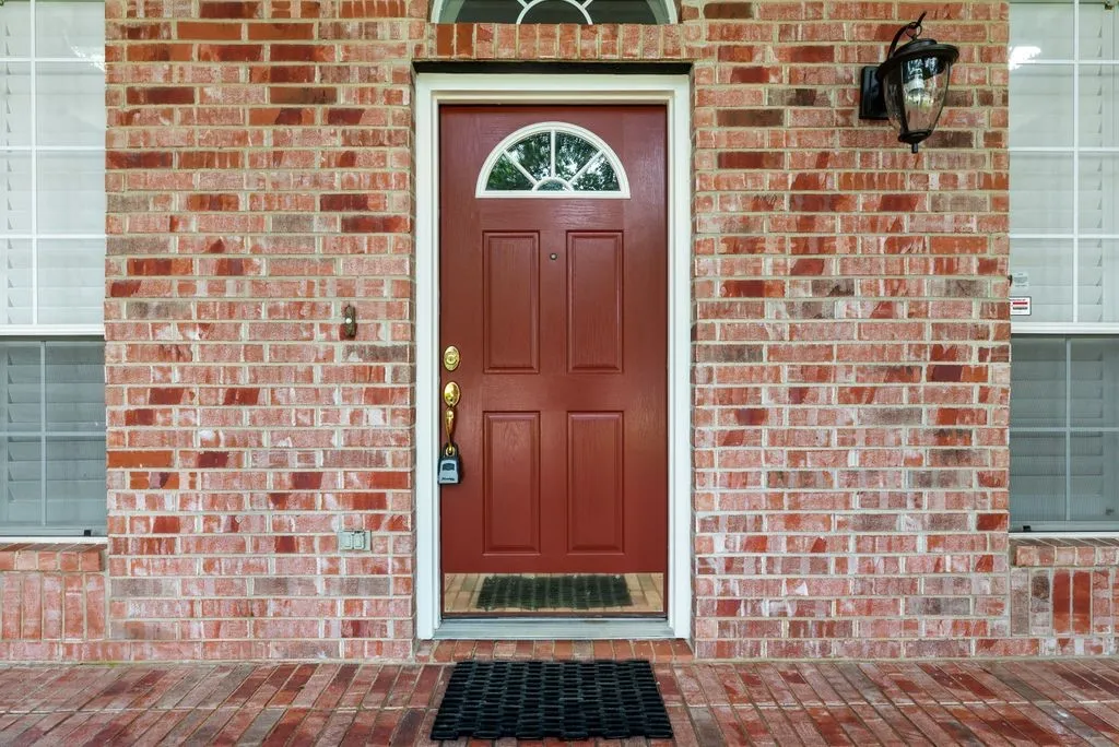 Single Family Residence For Sale in Collin County , 11781 Humberside Drive, Frisco, Texas 75035, 3 Bedroom, 2 Bathroom, 2 Garage spaces, 2,454 Sqft, built in 2000, mls#21324276, Real Estate Agent in Frisco, Homes For Sale in Collin county, Homes For Sale in Frisco, Realtor in Frisco Texas, Real Estate Brokerage Independent Realty Texas, Luminita Cordes Realtor
