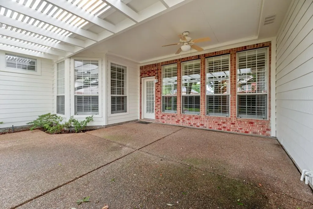 Single Family Residence For Sale in Collin County , 11781 Humberside Drive, Frisco, Texas 75035, 3 Bedroom, 2 Bathroom, 2 Garage spaces, 2,454 Sqft, built in 2000, mls#21324276, Real Estate Agent in Frisco, Homes For Sale in Collin county, Homes For Sale in Frisco, Realtor in Frisco Texas, Real Estate Brokerage Independent Realty Texas, Luminita Cordes Realtor