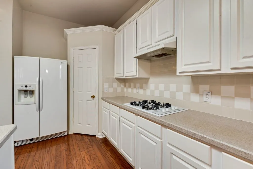 Single Family Residence For Sale in Collin County , 11781 Humberside Drive, Frisco, Texas 75035, 3 Bedroom, 2 Bathroom, 2 Garage spaces, 2,454 Sqft, built in 2000, mls#21324276, Real Estate Agent in Frisco, Homes For Sale in Collin county, Homes For Sale in Frisco, Realtor in Frisco Texas, Real Estate Brokerage Independent Realty Texas, Luminita Cordes Realtor