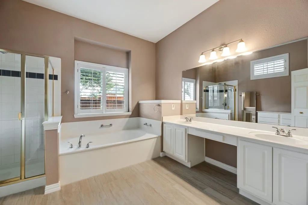 Single Family Residence For Sale in Collin County , 11781 Humberside Drive, Frisco, Texas 75035, 3 Bedroom, 2 Bathroom, 2 Garage spaces, 2,454 Sqft, built in 2000, mls#21324276, Real Estate Agent in Frisco, Homes For Sale in Collin county, Homes For Sale in Frisco, Realtor in Frisco Texas, Real Estate Brokerage Independent Realty Texas, Luminita Cordes Realtor