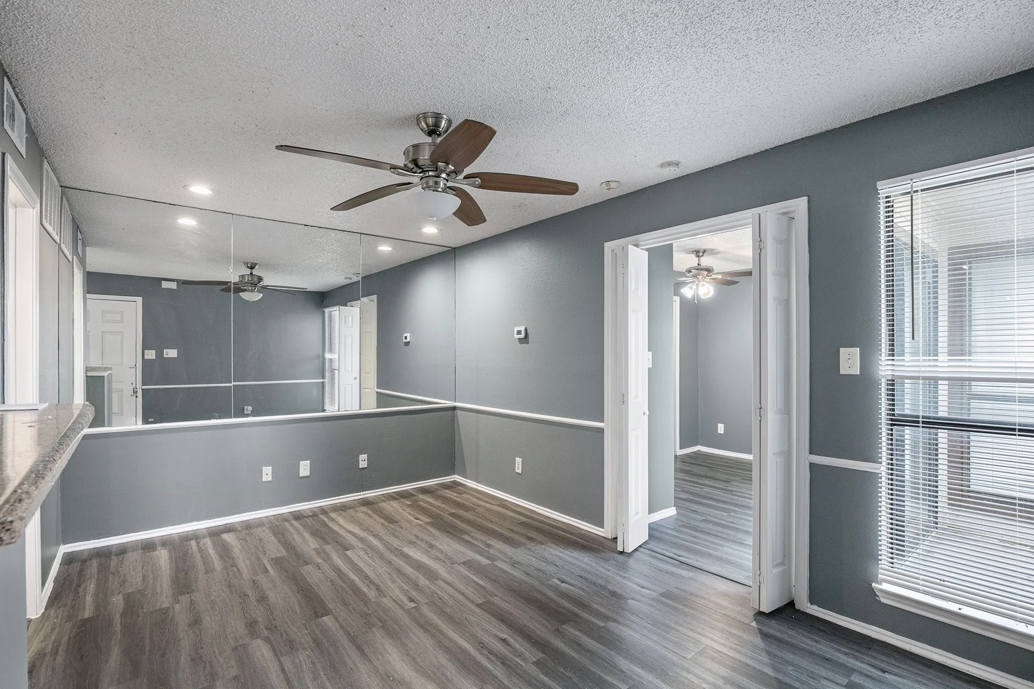 Condominium For Sale in Tarrant County , 2311 Balsam Drive H307, Arlington, Texas 76006, 1 Bedroom, 1 Bathroom, Garage spaces, 423 Sqft, built in 1981, mls#21347173, Real Estate Agent in Arlington, Homes For Sale in Tarrant county, Homes For Sale in Arlington, Realtor in Arlington Texas, Real Estate Brokerage Independent Realty Texas, Luminita Cordes Realtor