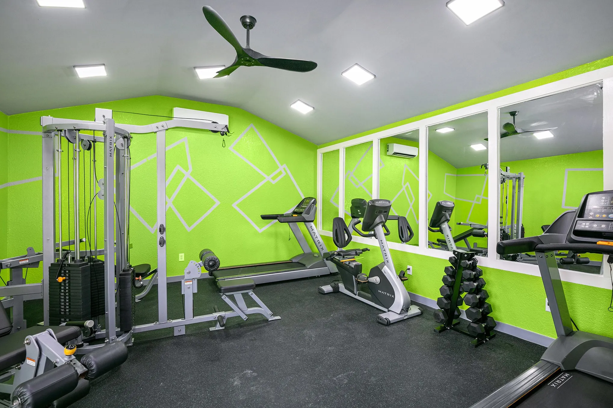 Condominium For Sale in Tarrant County , 2311 Balsam Drive H307, Arlington, Texas 76006, 1 Bedroom, 1 Bathroom, Garage spaces, 423 Sqft, built in 1981, mls#21347173, Real Estate Agent in Arlington, Homes For Sale in Tarrant county, Homes For Sale in Arlington, Realtor in Arlington Texas, Real Estate Brokerage Independent Realty Texas, Luminita Cordes Realtor