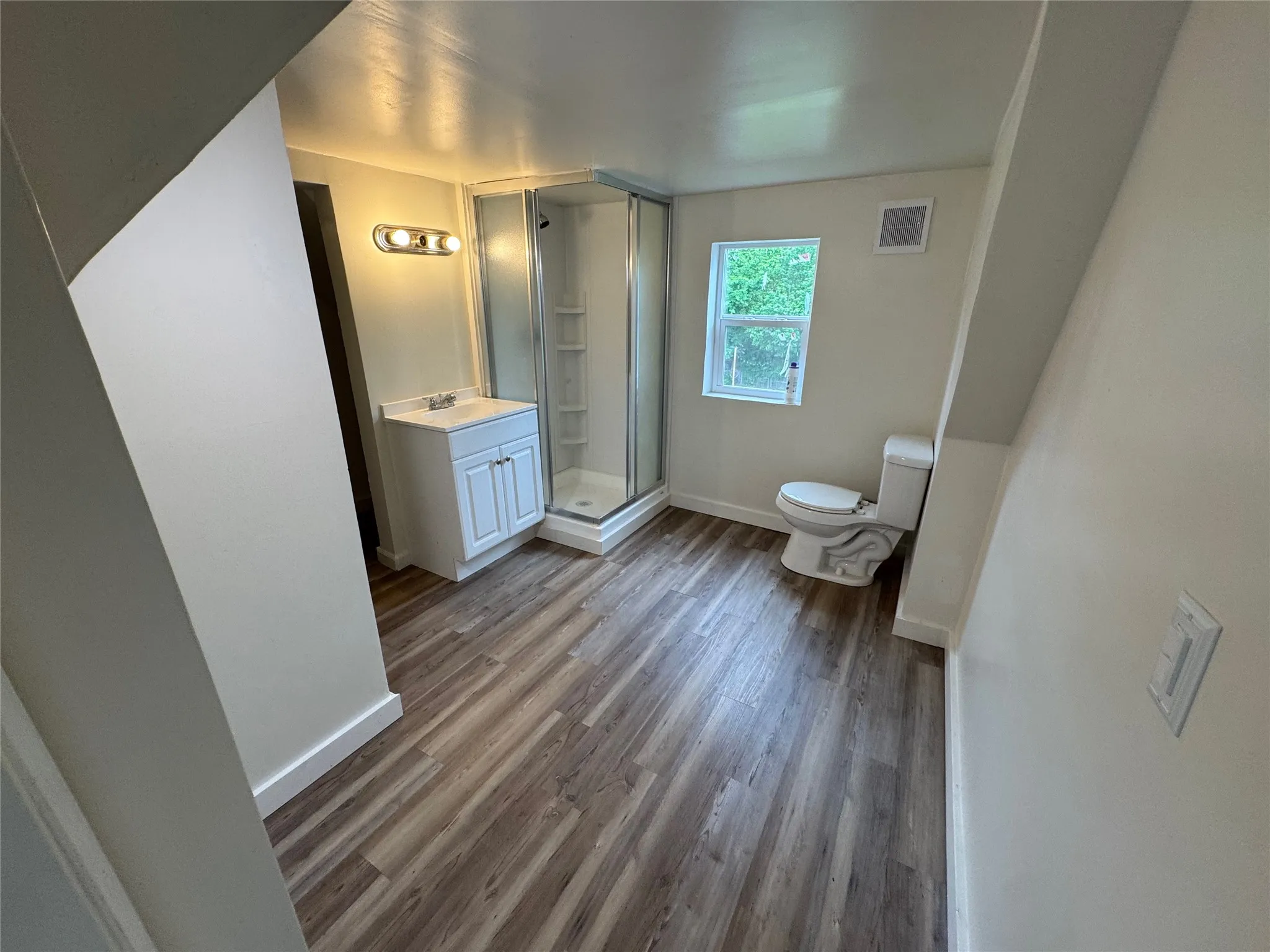 Single Family Residence For Sale in Fannin County , 610 W 6th Street, Bonham, Texas 75418, 5 Bedrooms, 3 Bathrooms, Garage spaces, 3,282 Sqft, built in 1897, Price $225,900, mls#21347041, Real Estate Agent in Bonham, Homes For Sale in Fannin county, Homes For Sale in Bonham, Realtor in Bonham Texas, Real Estate Brokerage Independent Realty Texas, Luminita Cordes Realtor