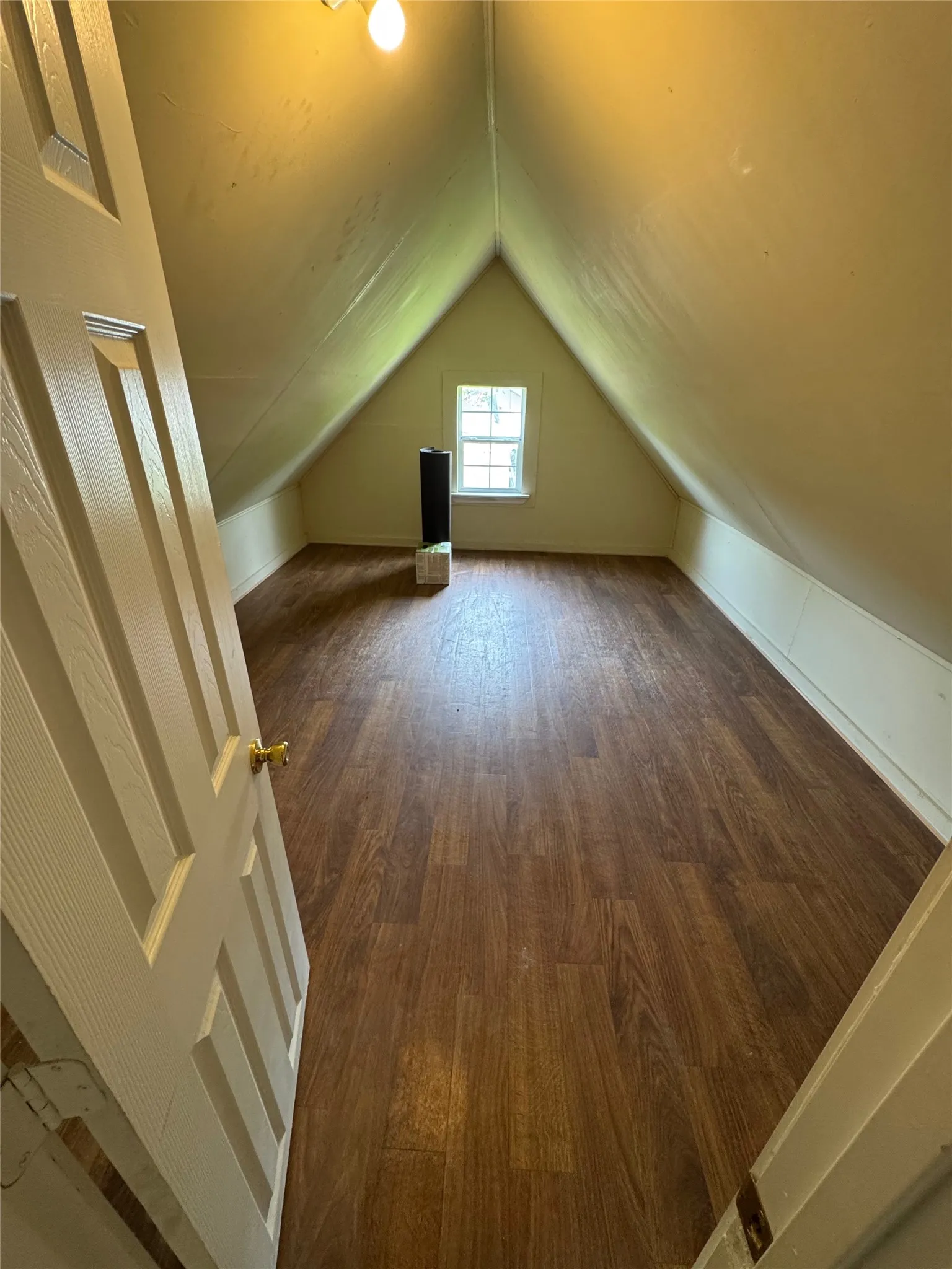 Single Family Residence For Sale in Fannin County , 610 W 6th Street, Bonham, Texas 75418, 5 Bedrooms, 3 Bathrooms, Garage spaces, 3,282 Sqft, built in 1897, Price $225,900, mls#21347041, Real Estate Agent in Bonham, Homes For Sale in Fannin county, Homes For Sale in Bonham, Realtor in Bonham Texas, Real Estate Brokerage Independent Realty Texas, Luminita Cordes Realtor