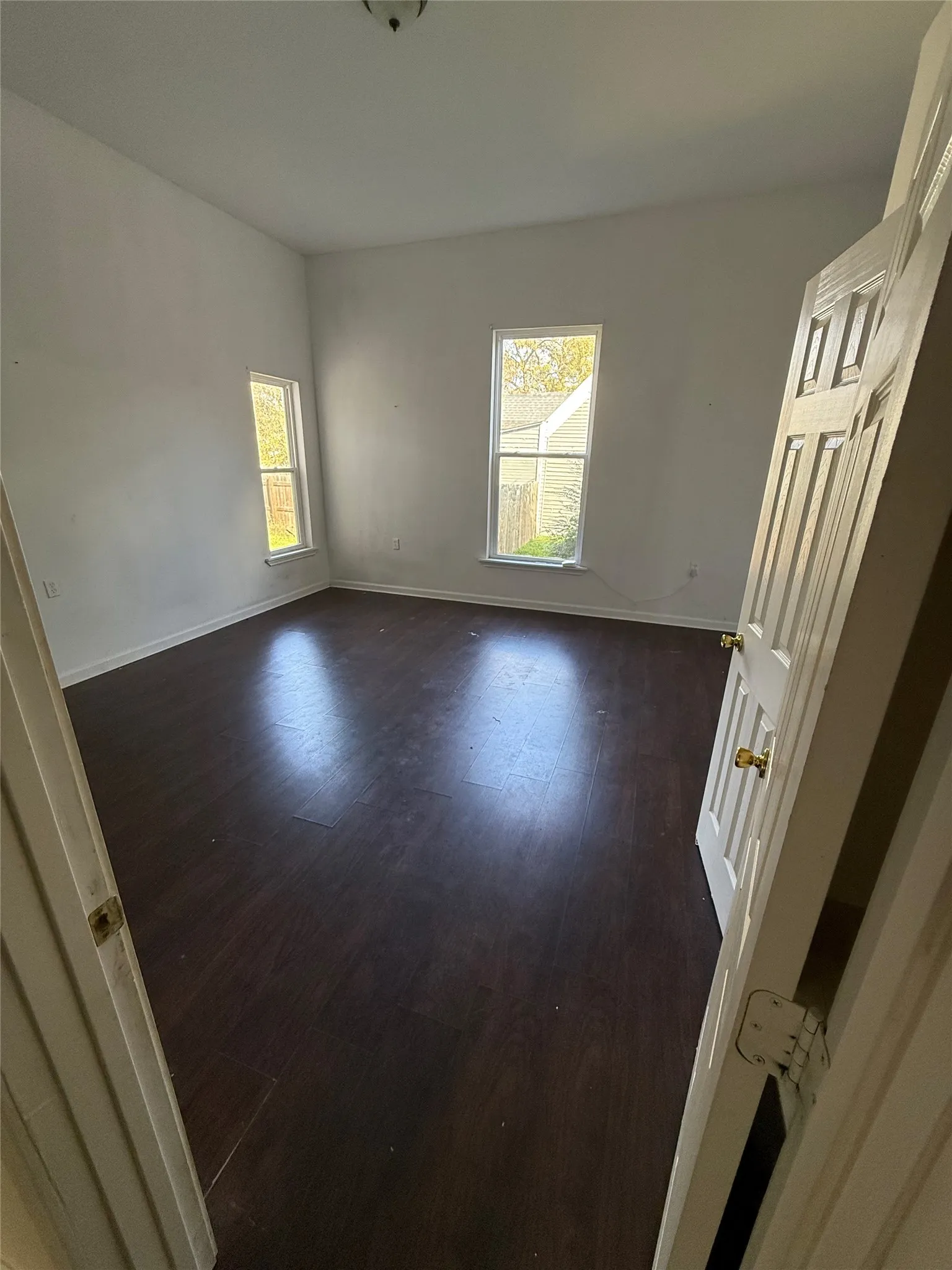 Single Family Residence For Sale in Fannin County , 610 W 6th Street, Bonham, Texas 75418, 5 Bedrooms, 3 Bathrooms, Garage spaces, 3,282 Sqft, built in 1897, Price $225,900, mls#21347041, Real Estate Agent in Bonham, Homes For Sale in Fannin county, Homes For Sale in Bonham, Realtor in Bonham Texas, Real Estate Brokerage Independent Realty Texas, Luminita Cordes Realtor