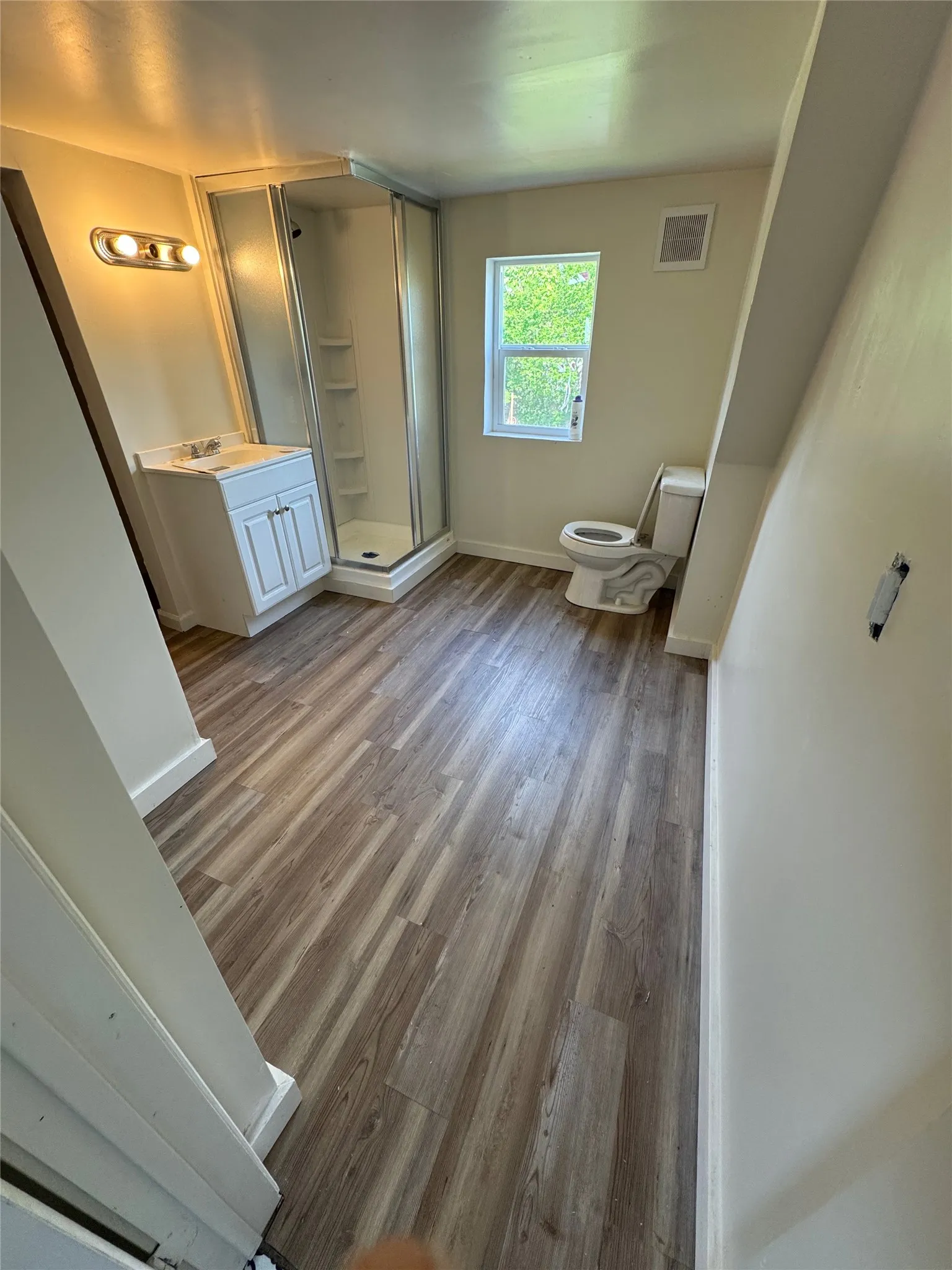 Single Family Residence For Sale in Fannin County , 610 W 6th Street, Bonham, Texas 75418, 5 Bedrooms, 3 Bathrooms, Garage spaces, 3,282 Sqft, built in 1897, Price $225,900, mls#21347041, Real Estate Agent in Bonham, Homes For Sale in Fannin county, Homes For Sale in Bonham, Realtor in Bonham Texas, Real Estate Brokerage Independent Realty Texas, Luminita Cordes Realtor