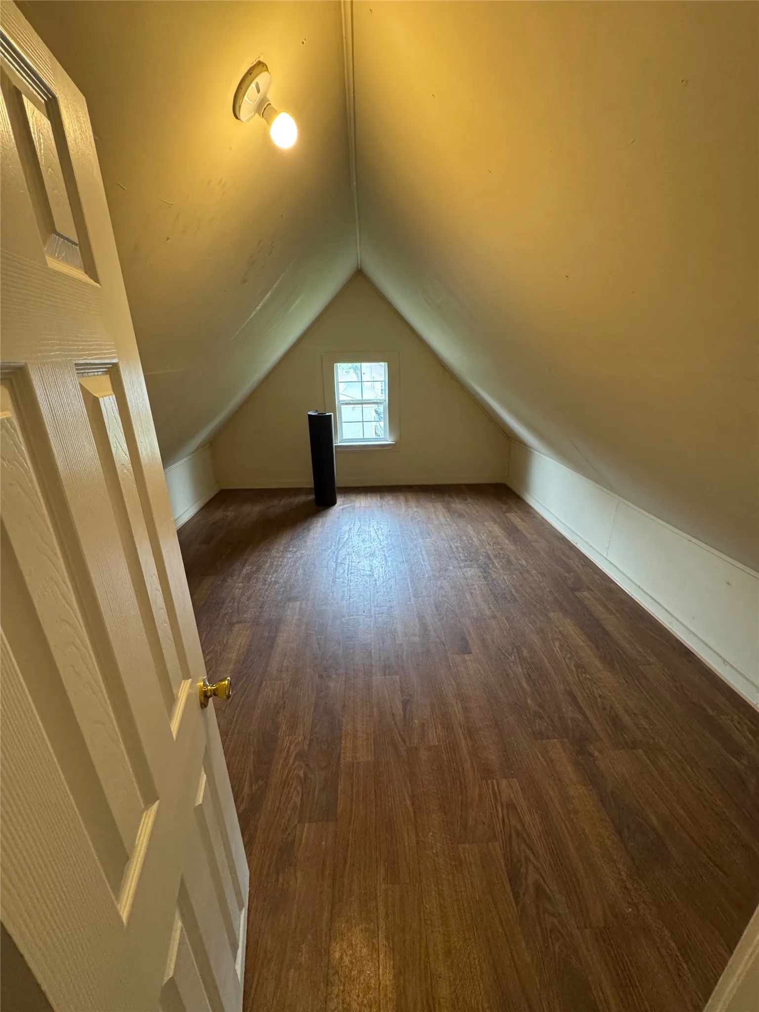 Single Family Residence For Sale in Fannin County , 610 W 6th Street, Bonham, Texas 75418, 5 Bedrooms, 3 Bathrooms, Garage spaces, 3,282 Sqft, built in 1897, Price $225,900, mls#21347041, Real Estate Agent in Bonham, Homes For Sale in Fannin county, Homes For Sale in Bonham, Realtor in Bonham Texas, Real Estate Brokerage Independent Realty Texas, Luminita Cordes Realtor