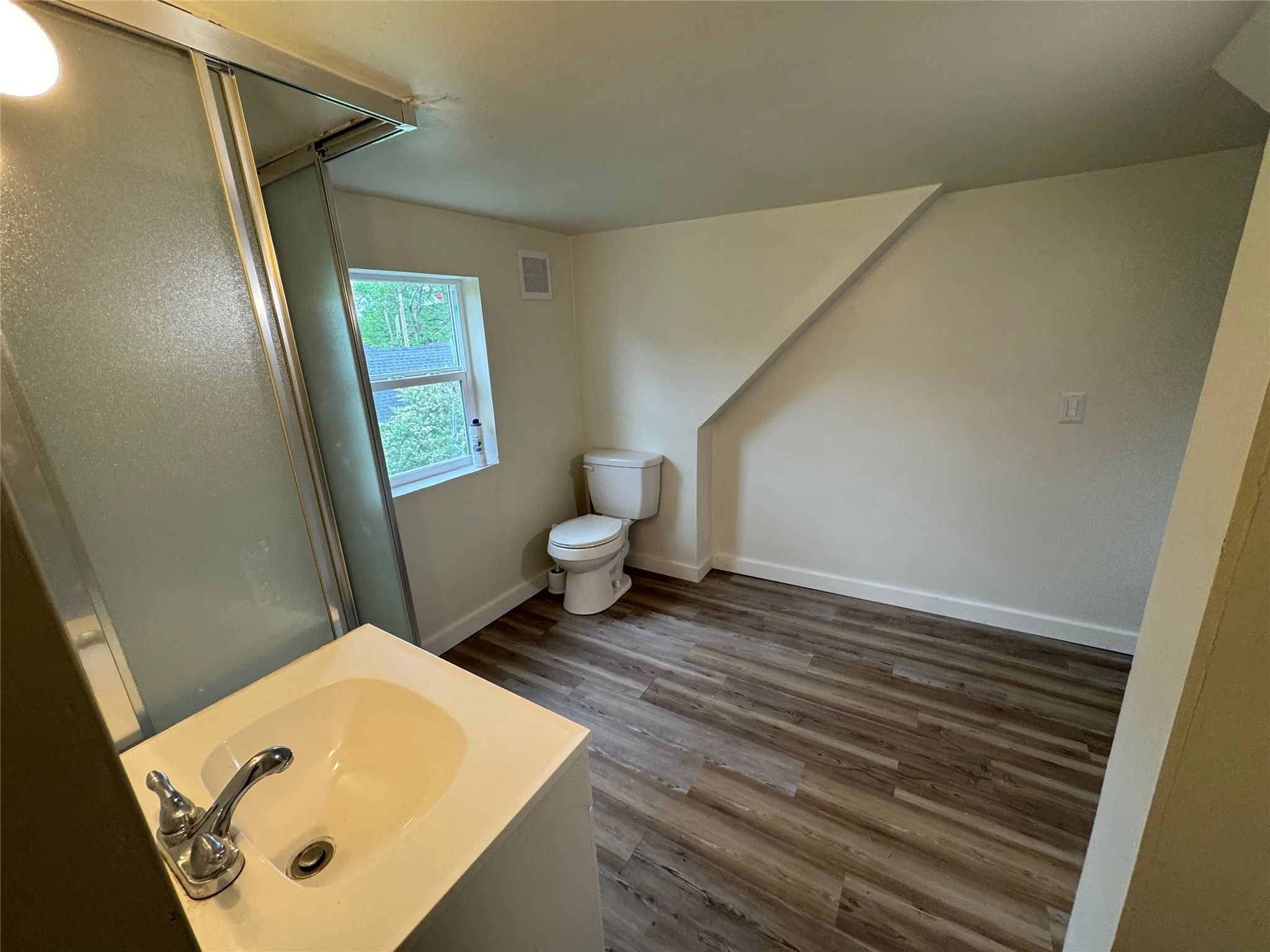 Single Family Residence For Sale in Fannin County , 610 W 6th Street, Bonham, Texas 75418, 5 Bedrooms, 3 Bathrooms, Garage spaces, 3,282 Sqft, built in 1897, Price $225,900, mls#21347041, Real Estate Agent in Bonham, Homes For Sale in Fannin county, Homes For Sale in Bonham, Realtor in Bonham Texas, Real Estate Brokerage Independent Realty Texas, Luminita Cordes Realtor
