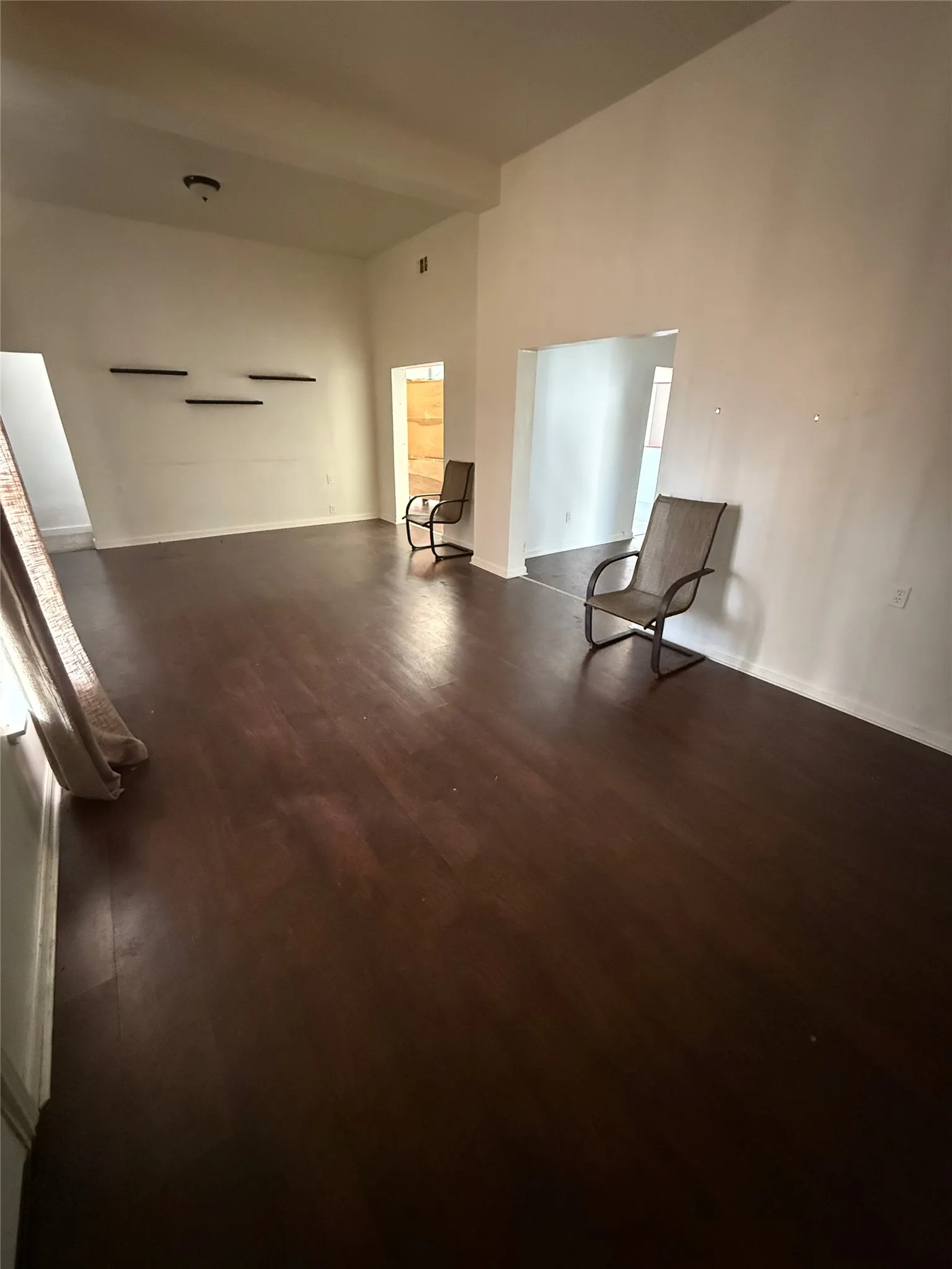 Single Family Residence For Sale in Fannin County , 610 W 6th Street, Bonham, Texas 75418, 5 Bedrooms, 3 Bathrooms, Garage spaces, 3,282 Sqft, built in 1897, Price $225,900, mls#21347041, Real Estate Agent in Bonham, Homes For Sale in Fannin county, Homes For Sale in Bonham, Realtor in Bonham Texas, Real Estate Brokerage Independent Realty Texas, Luminita Cordes Realtor