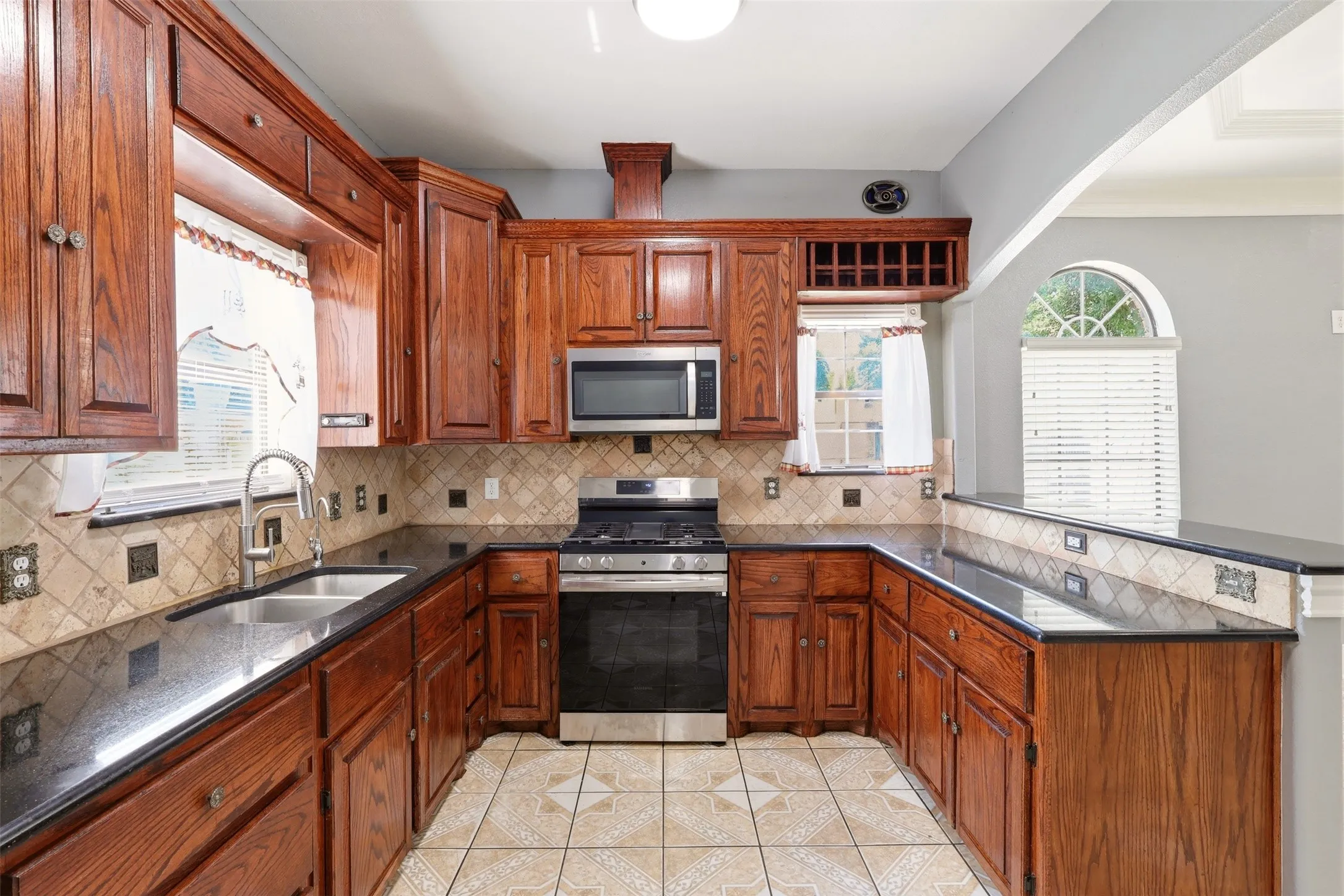 Duplex For Sale in Dallas County , 3129 New Haven Street, Irving, Texas 75062, 5 Bedroom, 4 Bathroom, 2 Garage spaces, 0 Sqft, built in 1953, mls#21347127, Real Estate Agent in Irving, Homes For Sale in Dallas county, Homes For Sale in Irving, Realtor in Irving Texas, Real Estate Brokerage Independent Realty Texas, Luminita Cordes Realtor