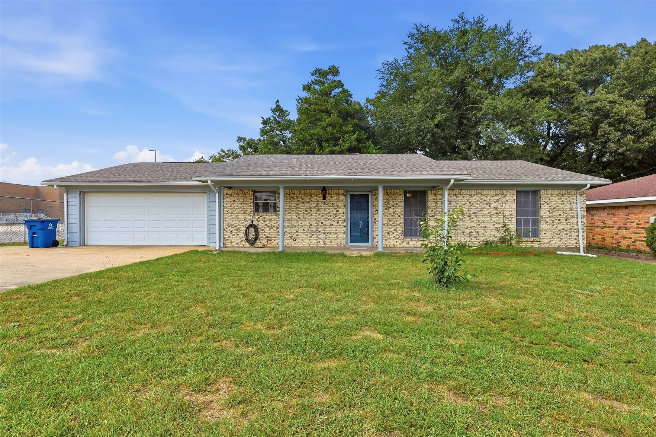Single Family Residence For Sale in Titus County , 108 Brenda Dr., Mt Pleasant, Texas 75455, 3 Bedroom, 2 Bathroom, 2 Garage spaces, 1,550 Sqft, built in 1974, mls#21346787, Real Estate Agent in Mt Pleasant, Homes For Sale in Titus county, Homes For Sale in Mt Pleasant, Realtor in Mt Pleasant Texas, Real Estate Brokerage Independent Realty Texas, Luminita Cordes Realtor