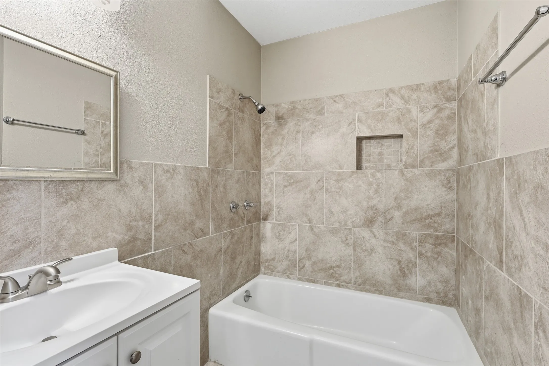 Single Family Residence For Sale in Titus County , 108 Brenda Dr., Mt Pleasant, Texas 75455, 3 Bedroom, 2 Bathroom, 2 Garage spaces, 1,550 Sqft, built in 1974, mls#21346787, Real Estate Agent in Mt Pleasant, Homes For Sale in Titus county, Homes For Sale in Mt Pleasant, Realtor in Mt Pleasant Texas, Real Estate Brokerage Independent Realty Texas, Luminita Cordes Realtor