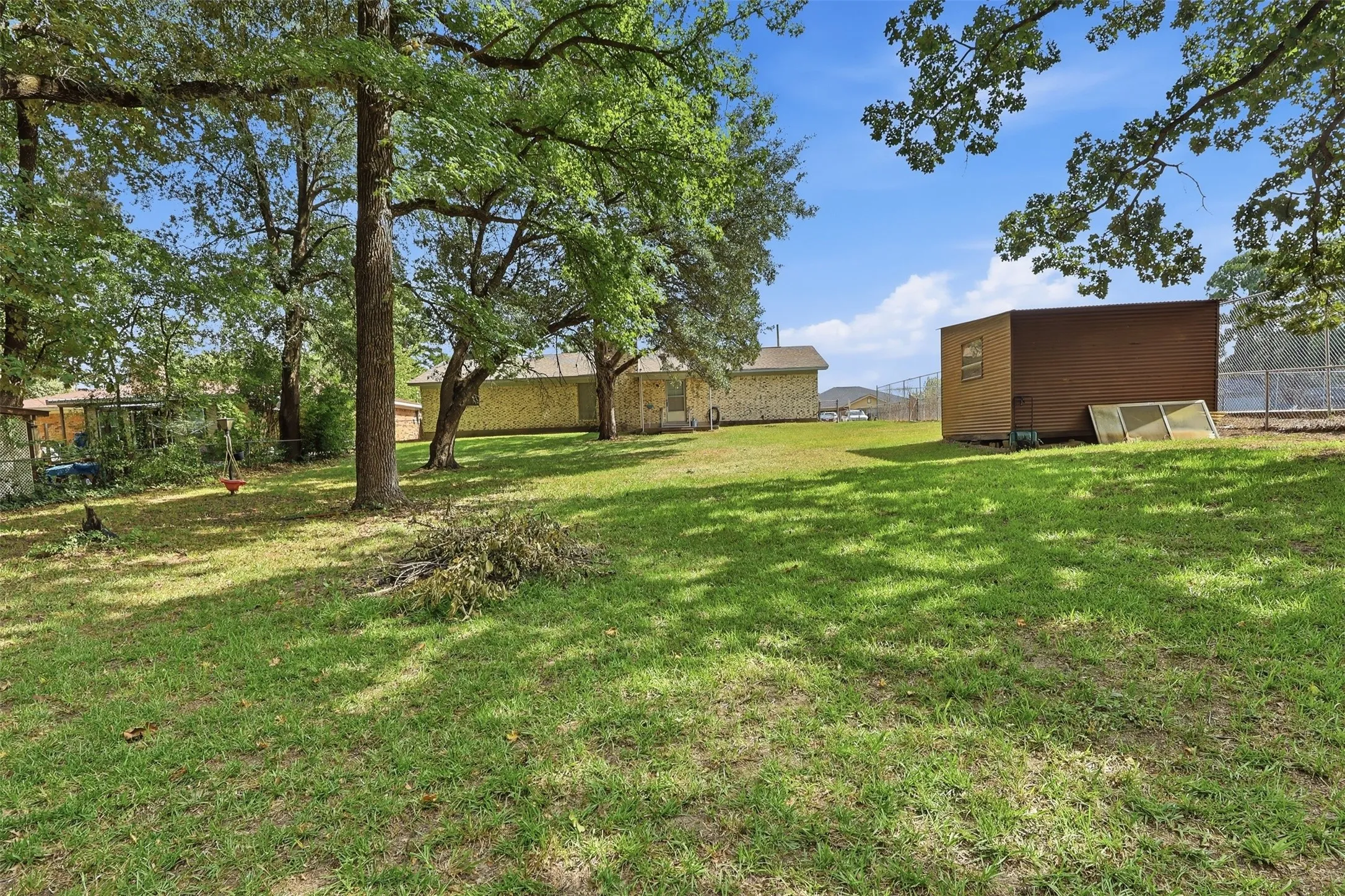 Single Family Residence For Sale in Titus County , 108 Brenda Dr., Mt Pleasant, Texas 75455, 3 Bedroom, 2 Bathroom, 2 Garage spaces, 1,550 Sqft, built in 1974, mls#21346787, Real Estate Agent in Mt Pleasant, Homes For Sale in Titus county, Homes For Sale in Mt Pleasant, Realtor in Mt Pleasant Texas, Real Estate Brokerage Independent Realty Texas, Luminita Cordes Realtor