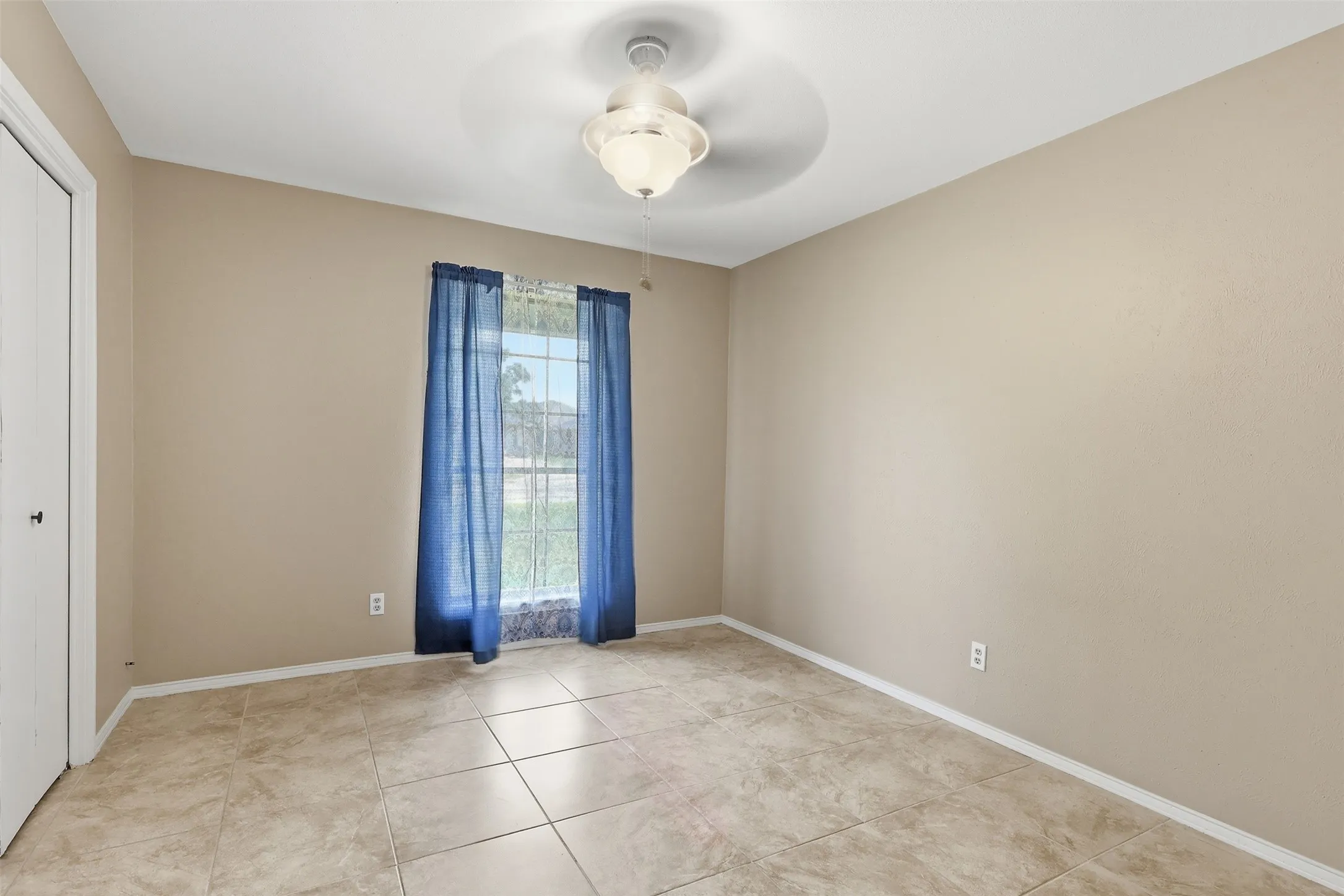 Single Family Residence For Sale in Titus County , 108 Brenda Dr., Mt Pleasant, Texas 75455, 3 Bedroom, 2 Bathroom, 2 Garage spaces, 1,550 Sqft, built in 1974, mls#21346787, Real Estate Agent in Mt Pleasant, Homes For Sale in Titus county, Homes For Sale in Mt Pleasant, Realtor in Mt Pleasant Texas, Real Estate Brokerage Independent Realty Texas, Luminita Cordes Realtor