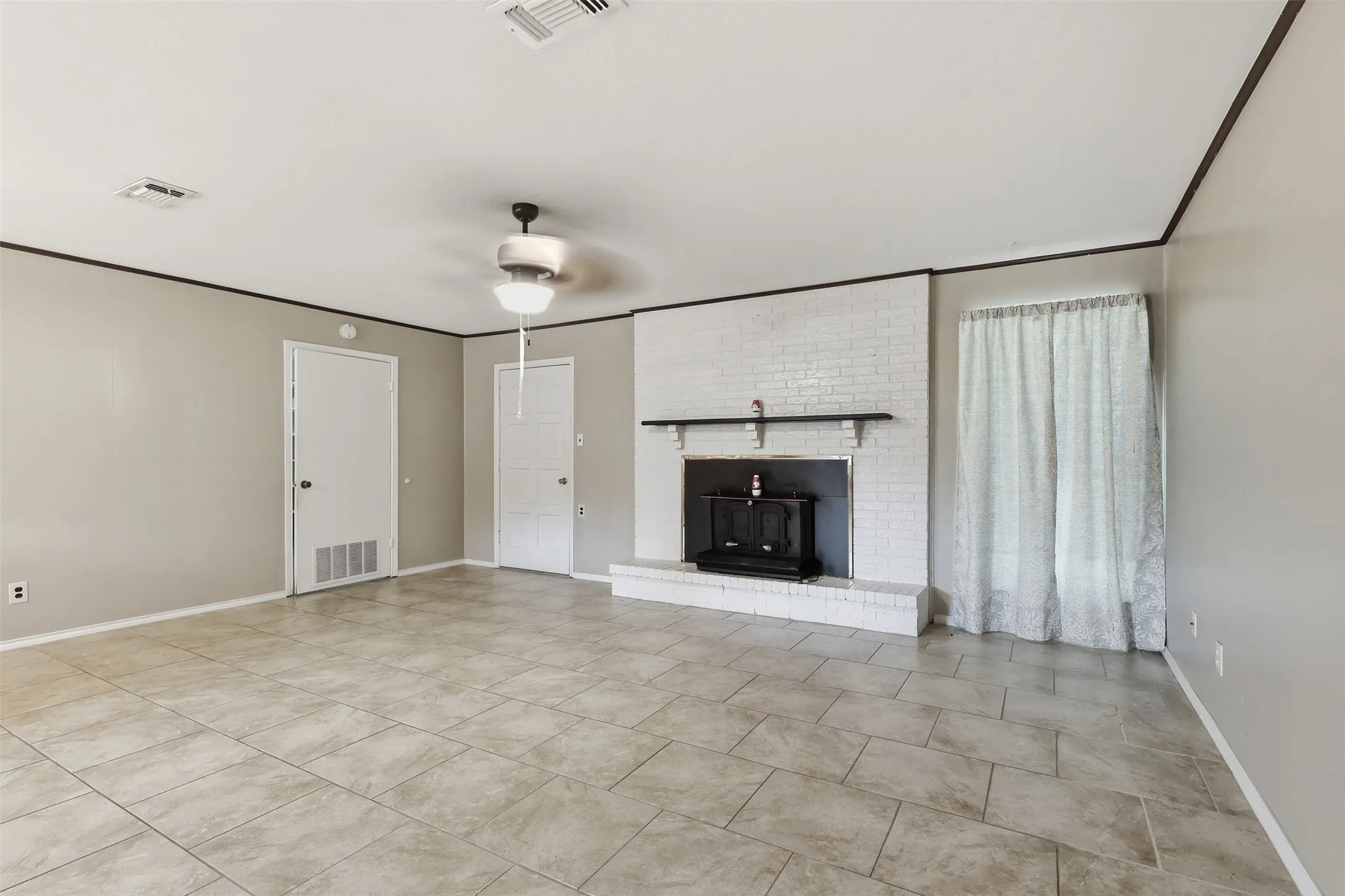 Single Family Residence For Sale in Titus County , 108 Brenda Dr., Mt Pleasant, Texas 75455, 3 Bedroom, 2 Bathroom, 2 Garage spaces, 1,550 Sqft, built in 1974, mls#21346787, Real Estate Agent in Mt Pleasant, Homes For Sale in Titus county, Homes For Sale in Mt Pleasant, Realtor in Mt Pleasant Texas, Real Estate Brokerage Independent Realty Texas, Luminita Cordes Realtor