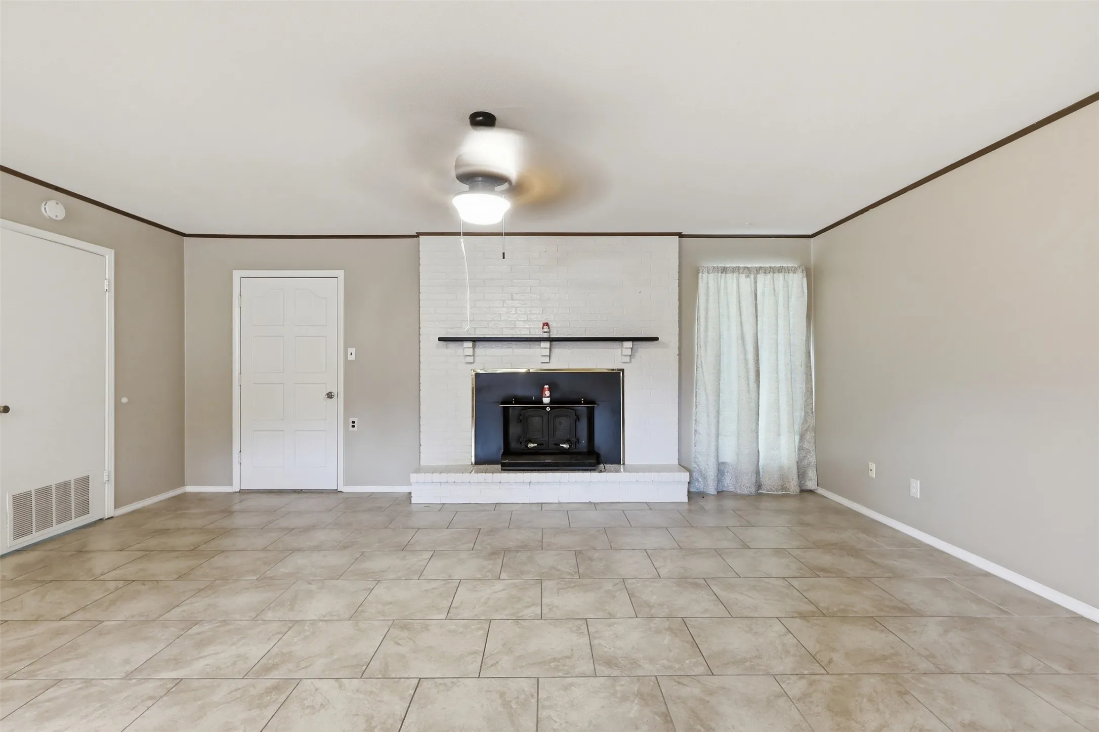 Single Family Residence For Sale in Titus County , 108 Brenda Dr., Mt Pleasant, Texas 75455, 3 Bedroom, 2 Bathroom, 2 Garage spaces, 1,550 Sqft, built in 1974, mls#21346787, Real Estate Agent in Mt Pleasant, Homes For Sale in Titus county, Homes For Sale in Mt Pleasant, Realtor in Mt Pleasant Texas, Real Estate Brokerage Independent Realty Texas, Luminita Cordes Realtor