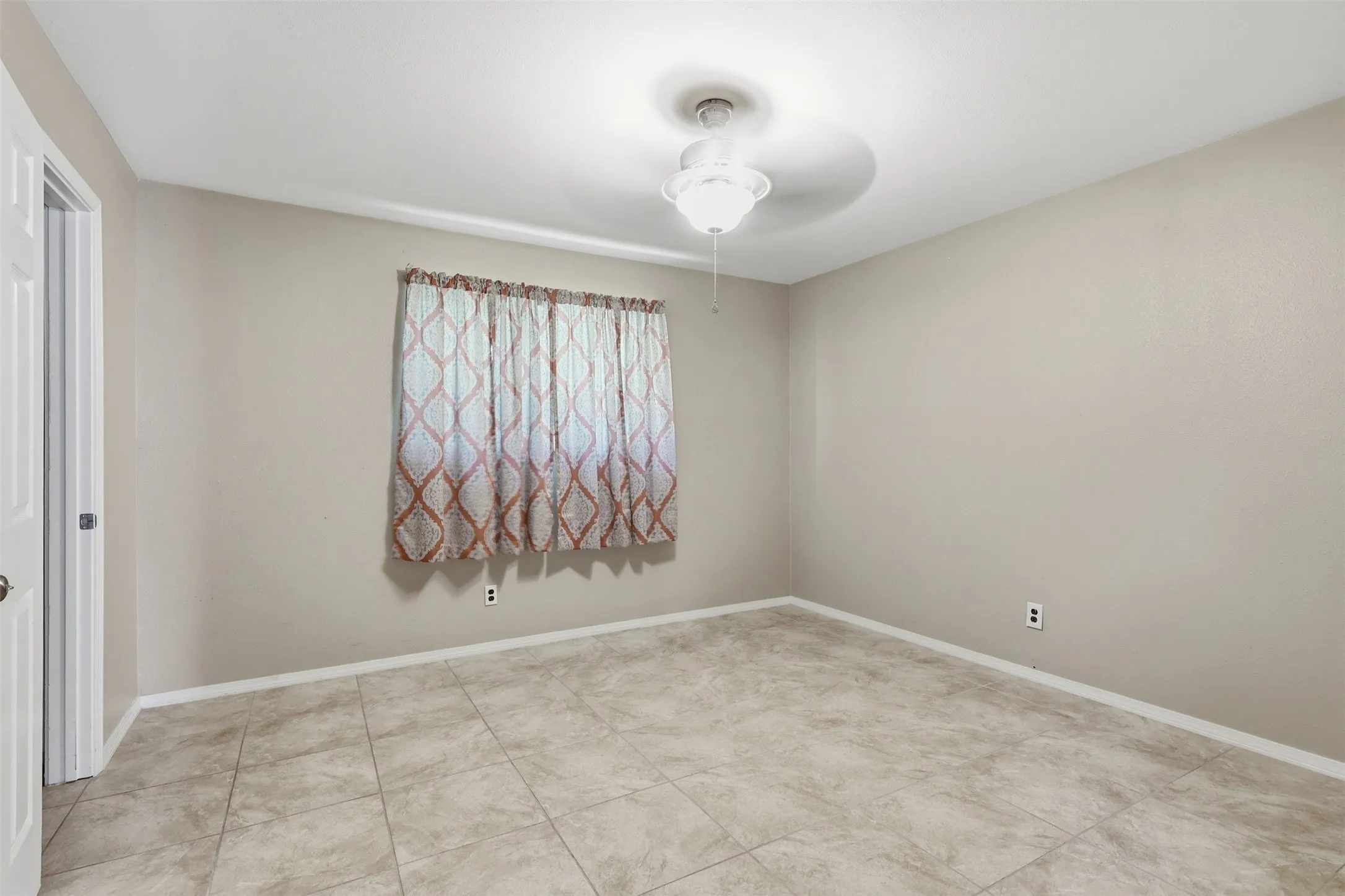 Single Family Residence For Sale in Titus County , 108 Brenda Dr., Mt Pleasant, Texas 75455, 3 Bedroom, 2 Bathroom, 2 Garage spaces, 1,550 Sqft, built in 1974, mls#21346787, Real Estate Agent in Mt Pleasant, Homes For Sale in Titus county, Homes For Sale in Mt Pleasant, Realtor in Mt Pleasant Texas, Real Estate Brokerage Independent Realty Texas, Luminita Cordes Realtor