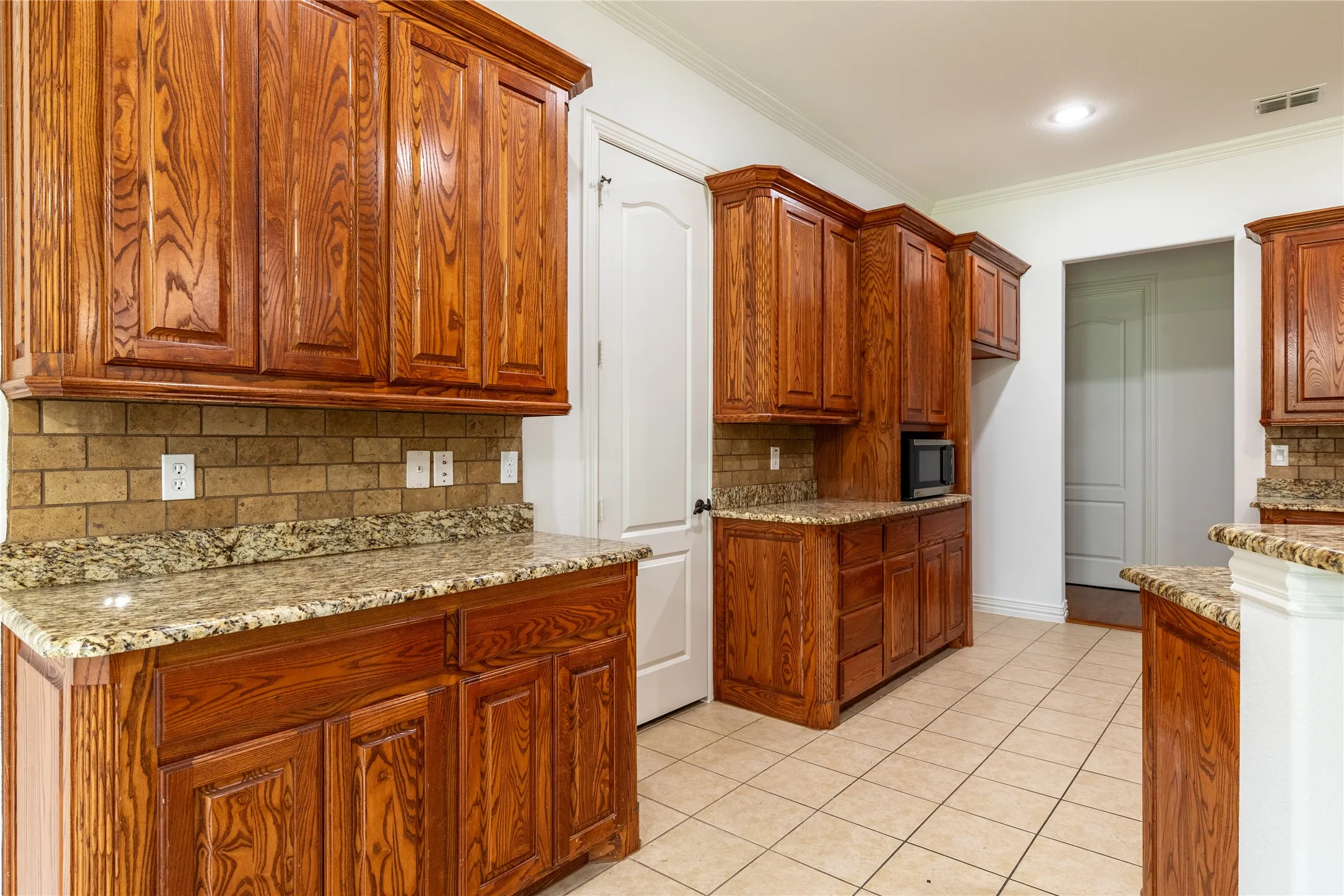 Single Family Residence For Sale in Dallas County , 2801 Vinson Road, Wylie, Texas 75098, 5 Bedroom, 5 Bathroom, 3 Garage spaces, 5,940 Sqft, built in 2011, mls#21346939, Real Estate Agent in Wylie, Homes For Sale in Dallas county, Homes For Sale in Wylie, Realtor in Wylie Texas, Real Estate Brokerage Independent Realty Texas, Luminita Cordes Realtor