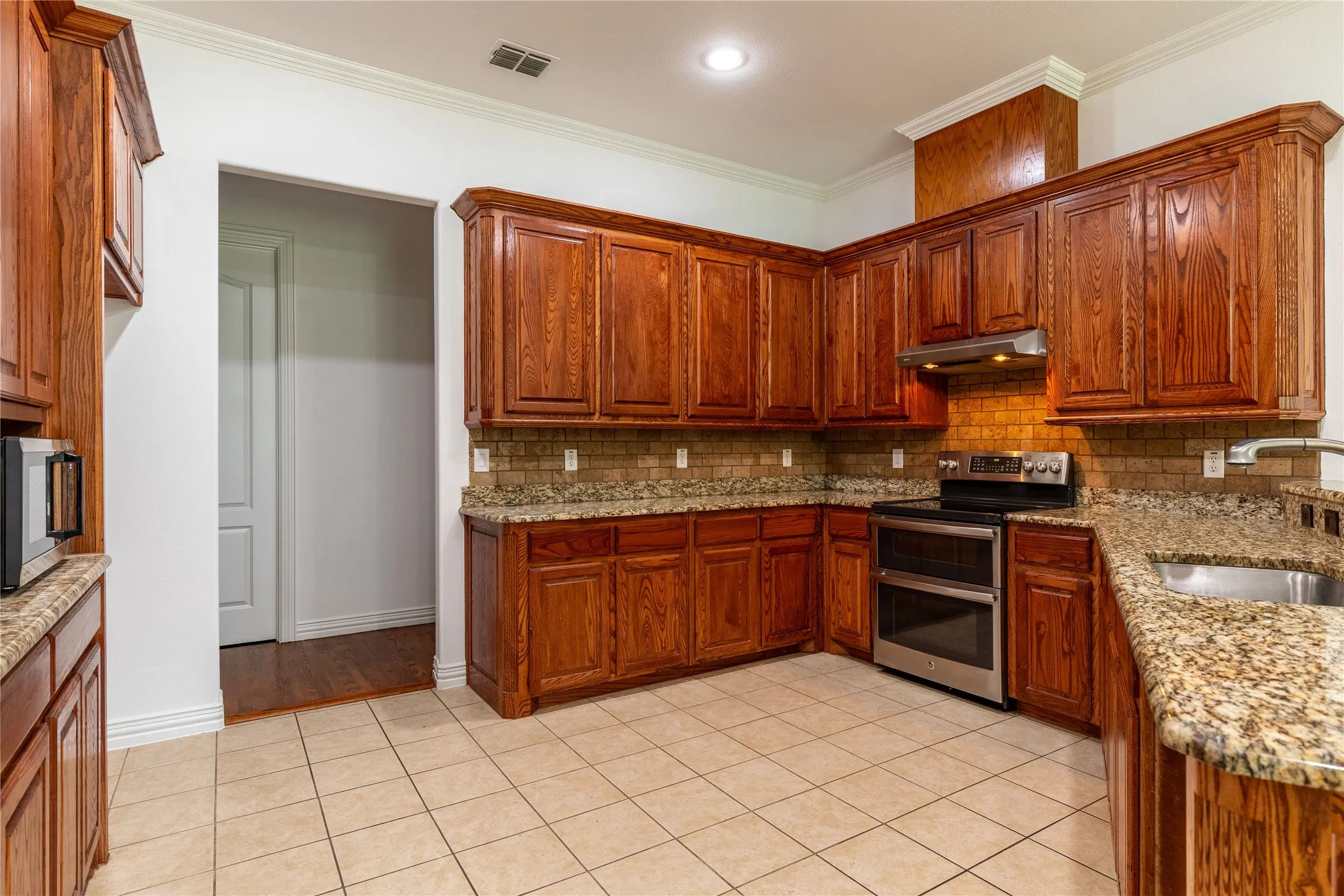 Single Family Residence For Sale in Dallas County , 2801 Vinson Road, Wylie, Texas 75098, 5 Bedroom, 5 Bathroom, 3 Garage spaces, 5,940 Sqft, built in 2011, mls#21346939, Real Estate Agent in Wylie, Homes For Sale in Dallas county, Homes For Sale in Wylie, Realtor in Wylie Texas, Real Estate Brokerage Independent Realty Texas, Luminita Cordes Realtor