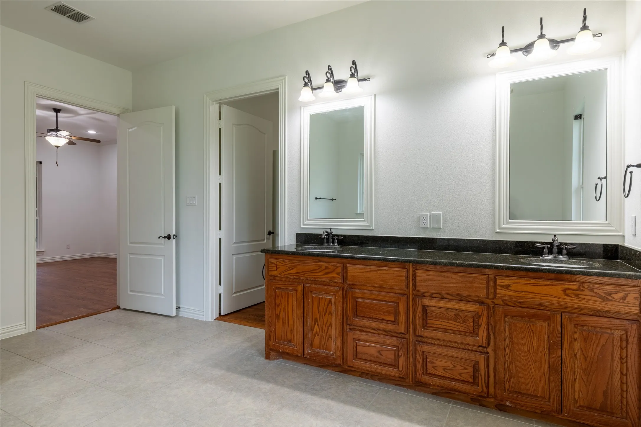 Single Family Residence For Sale in Dallas County , 2801 Vinson Road, Wylie, Texas 75098, 5 Bedroom, 5 Bathroom, 3 Garage spaces, 5,940 Sqft, built in 2011, mls#21346939, Real Estate Agent in Wylie, Homes For Sale in Dallas county, Homes For Sale in Wylie, Realtor in Wylie Texas, Real Estate Brokerage Independent Realty Texas, Luminita Cordes Realtor